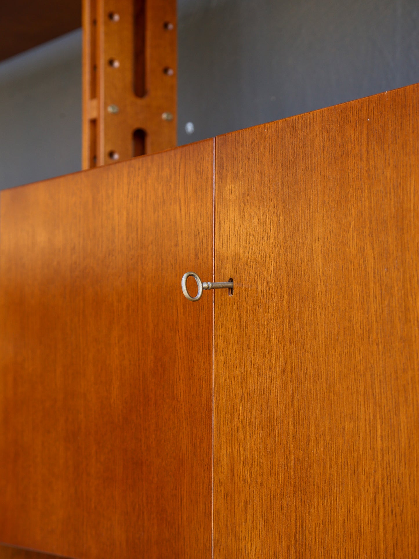 La Giraffa by Paolo Tilche for Arform Bookcase