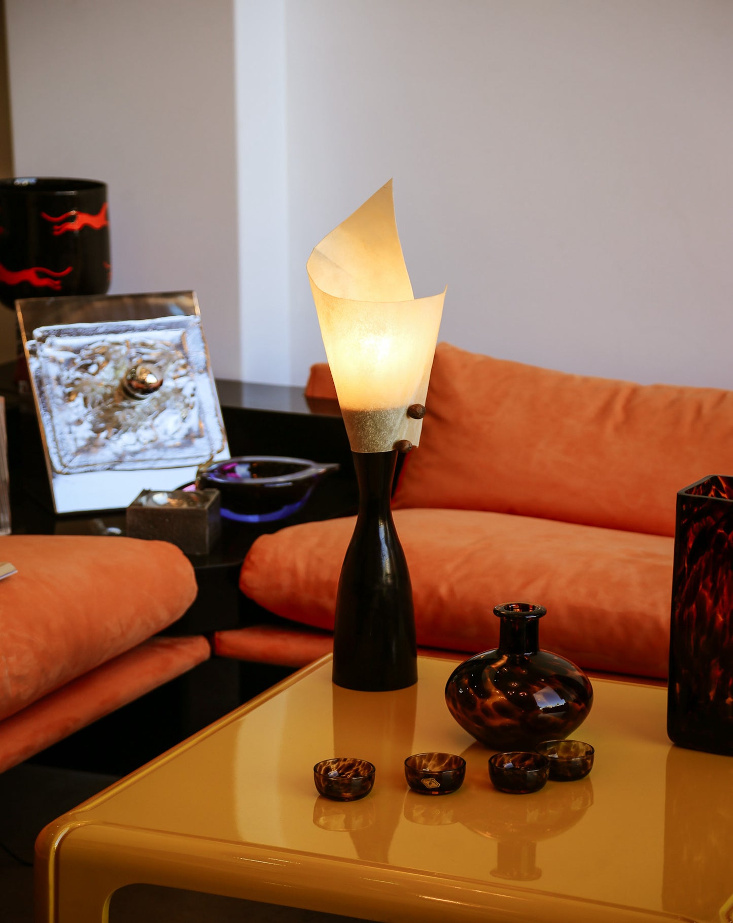 Sculptural Italian Table Lamp with Parchment Shade, 1980s – Handcrafted Organic Form