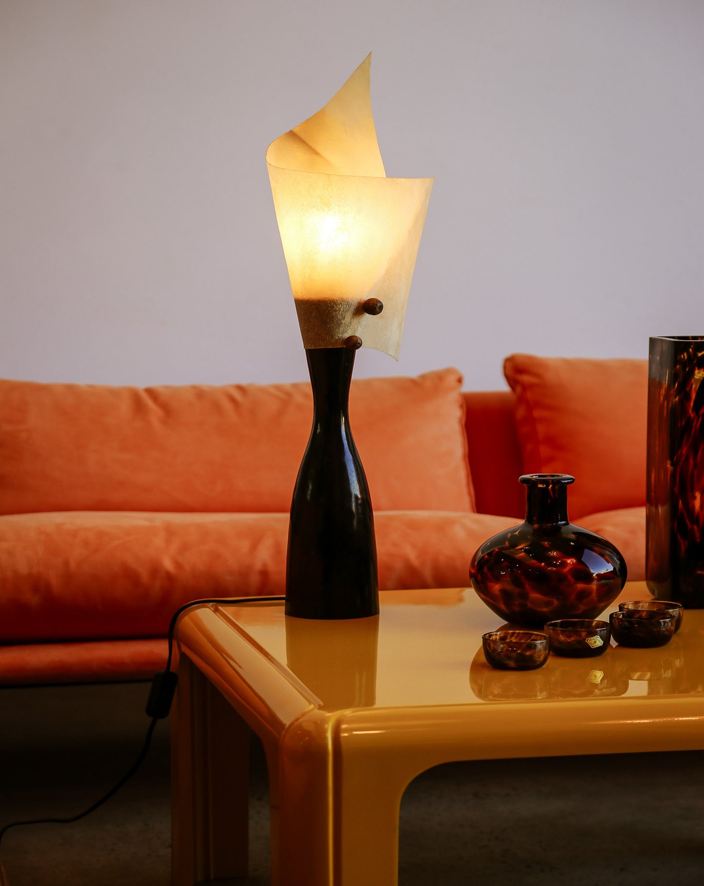 Sculptural Italian Table Lamp with Parchment Shade, 1980s – Handcrafted Organic Form