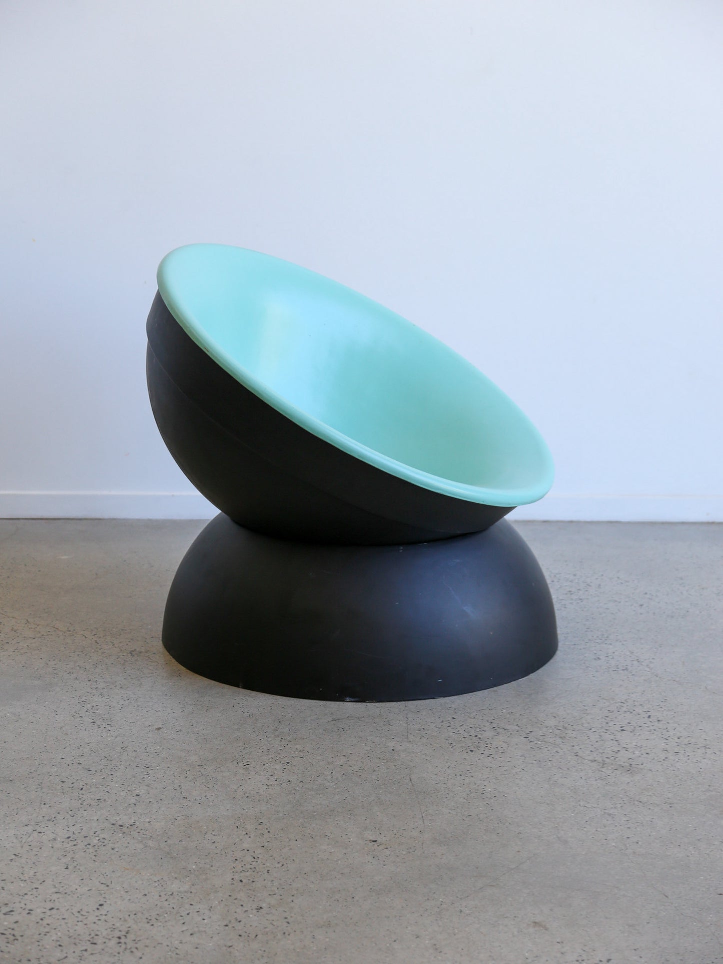 Italian Space Age Fiberglass Lounge Chair and Table, 1970s