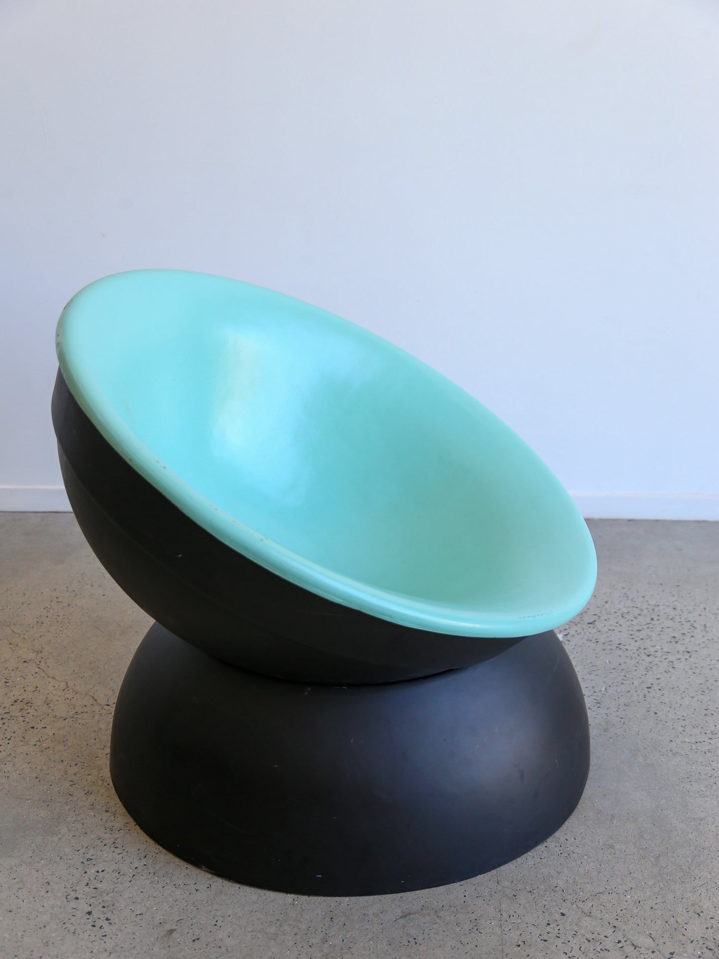 Italian Space Age Fiberglass Lounge Chair and Table, 1970s
