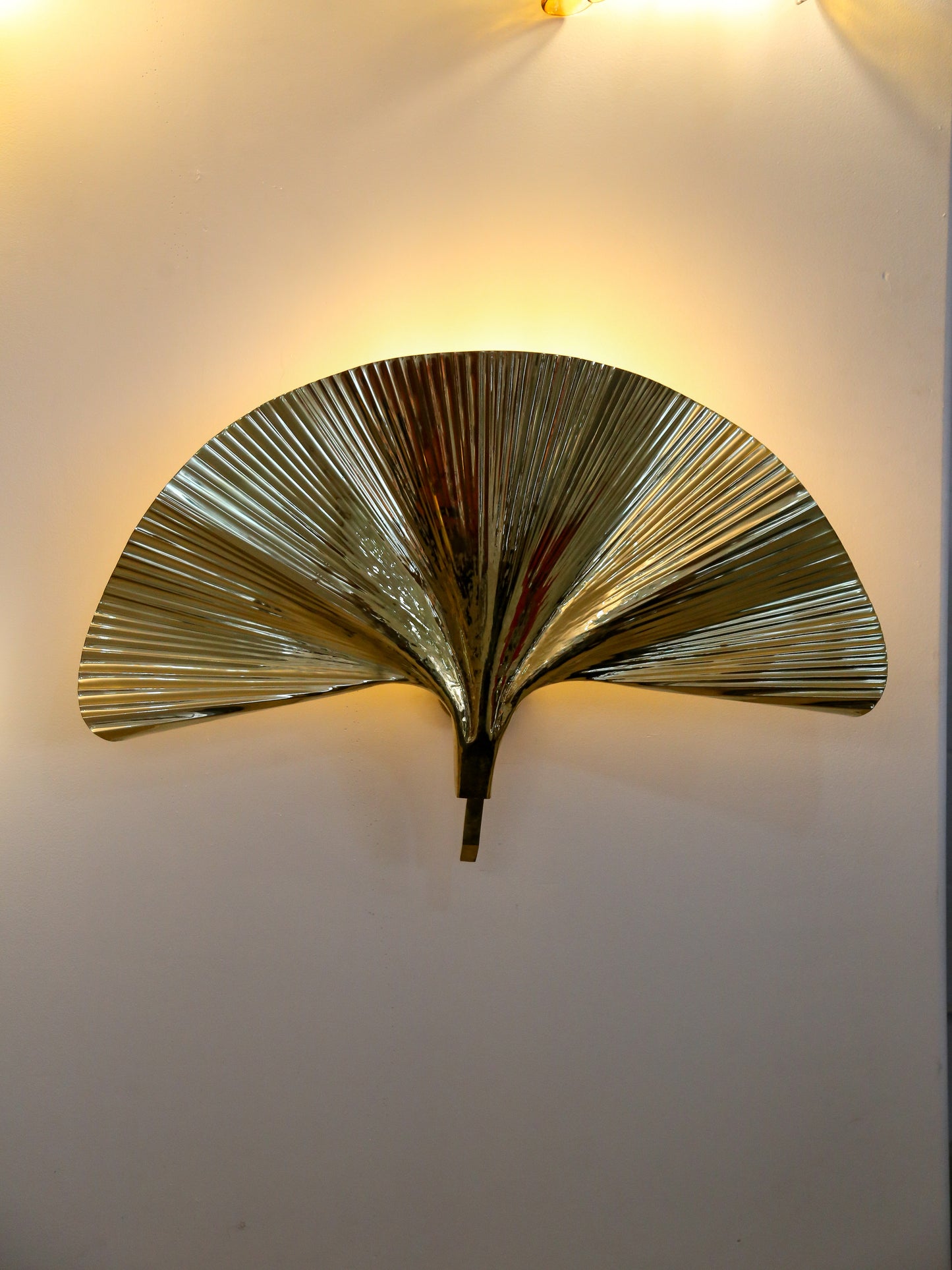 Ginko Contemporary Brass Applique Lamp Single Leaf