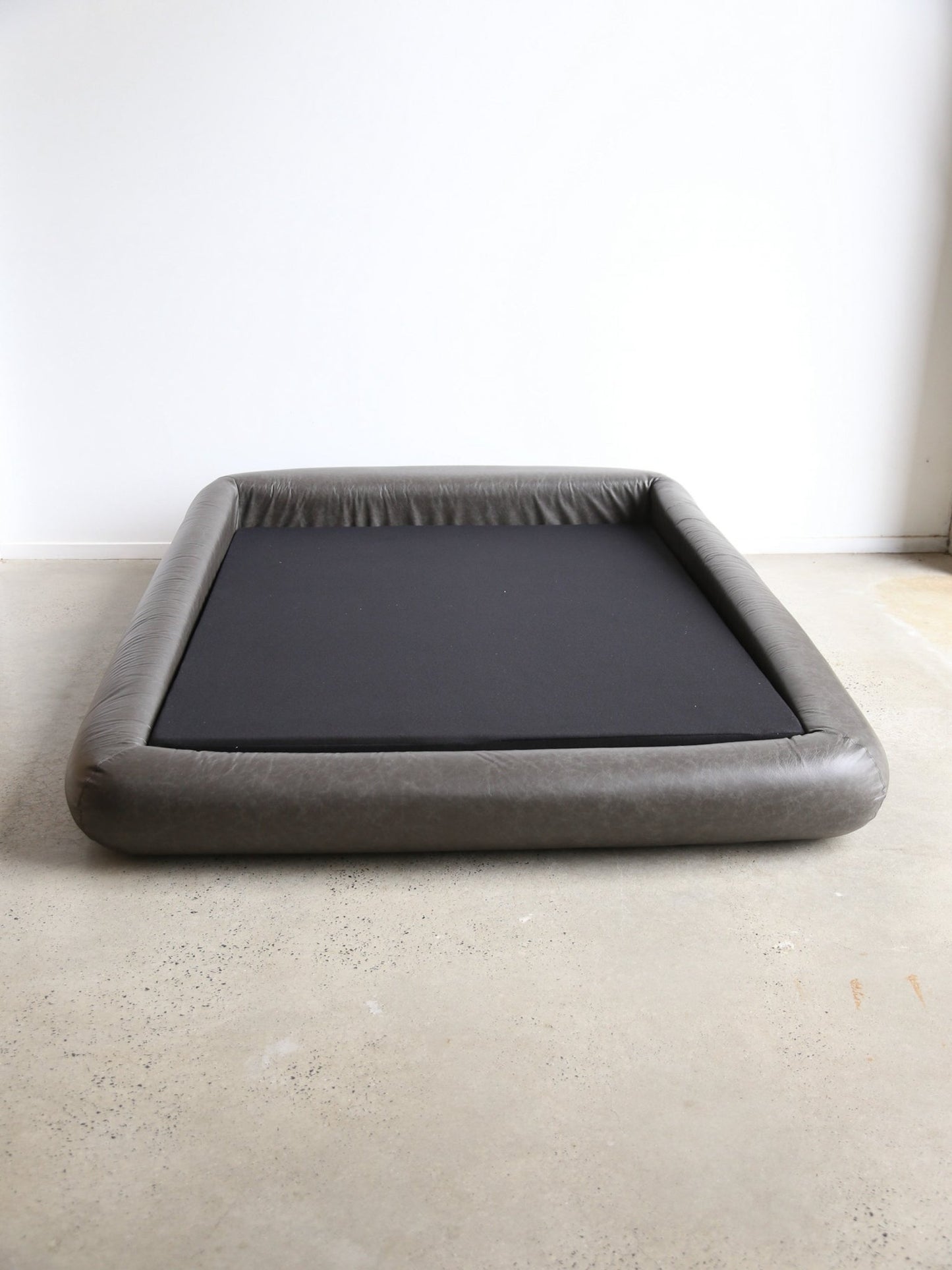 Space Age Luxury Bed, Italy 1970s - Lumini Collections