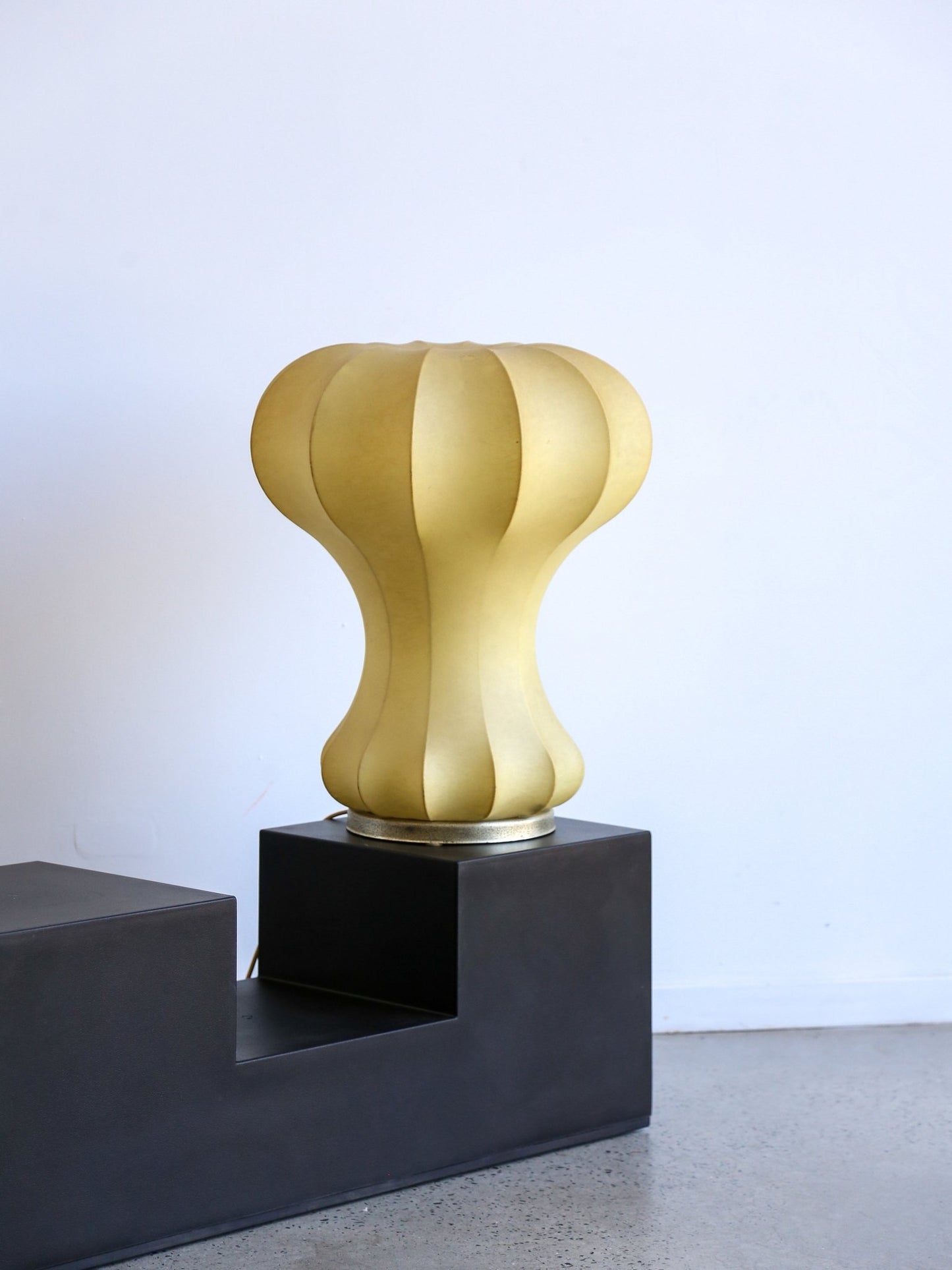 Cocoon Large Table Lamp by Achille & Pier Giacomo Castiglioni for Flos - Lumini Collections