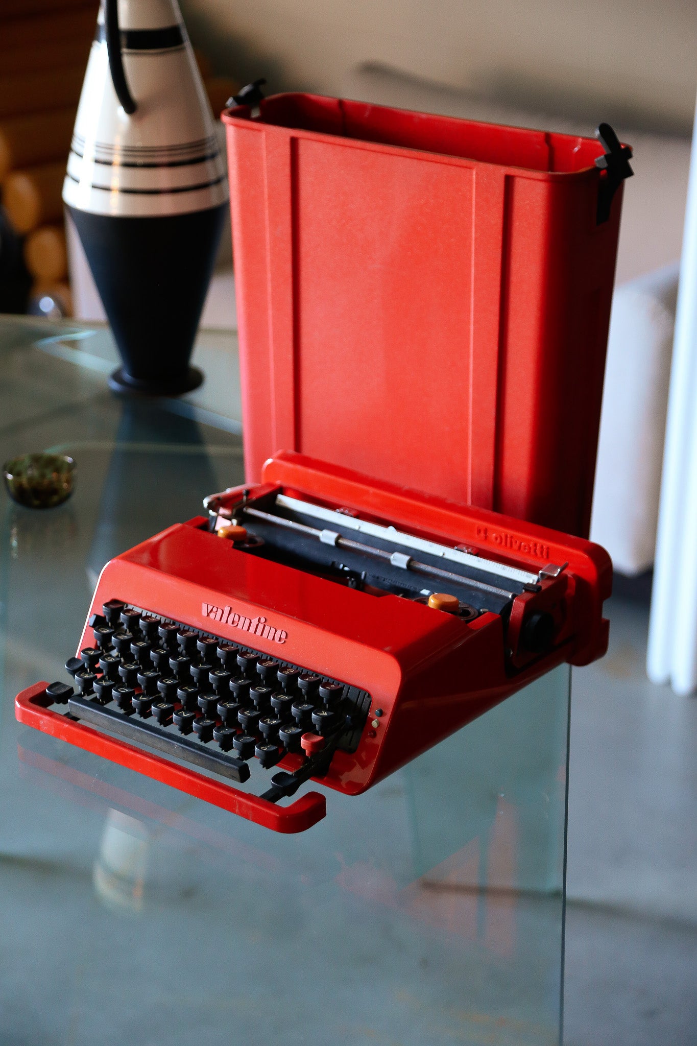 Olivetti Valentine Typewriter by Ettore Sottsass and Perry King, 1969