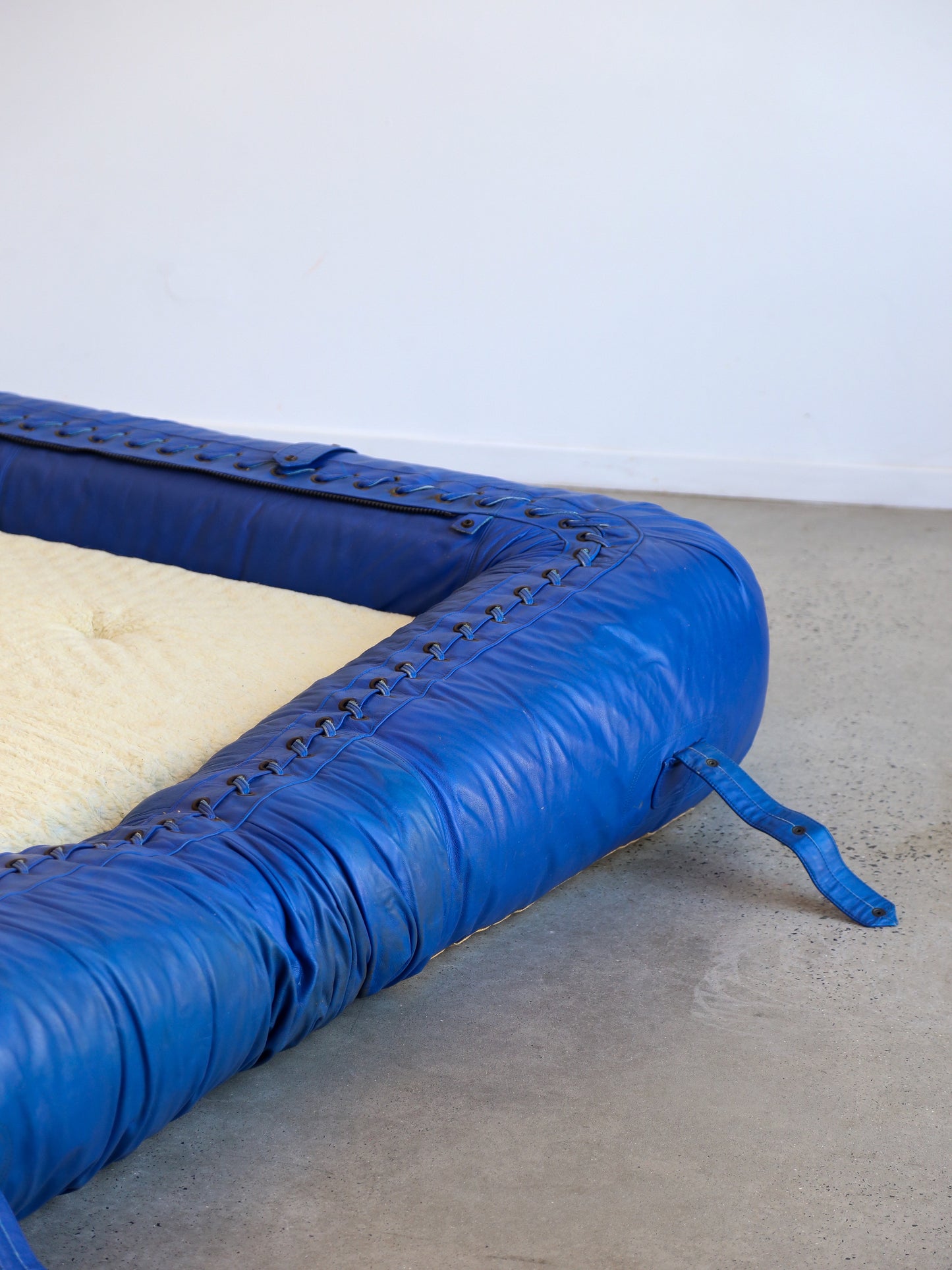 Alessandro Becchi “Anfibio” Sofa Bed in Blue Leather, Giovannetti Collezioni, 1970