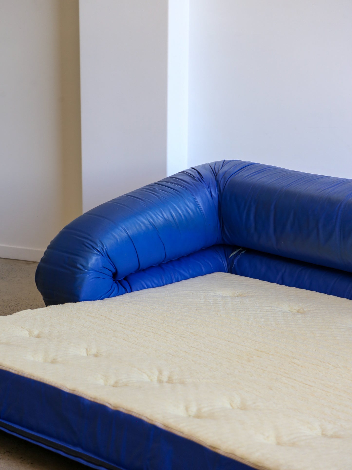 Alessandro Becchi “Anfibio” Sofa Bed in Blue Leather, Giovannetti Collezioni, 1970
