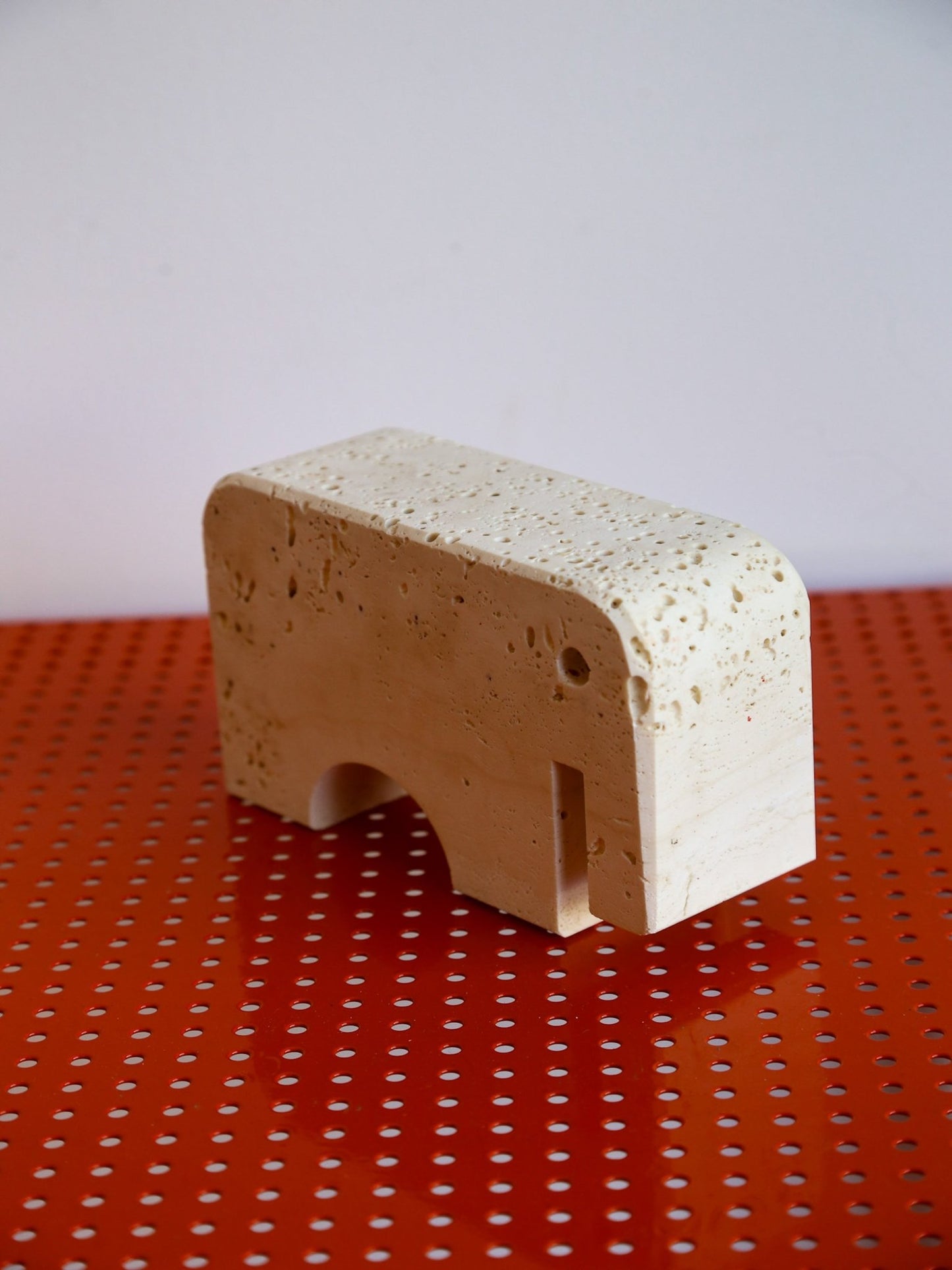 Travertine Elephant Sculpture by Enzo Mari for Fratelli Mannelli, 1970s - Lumini Collections