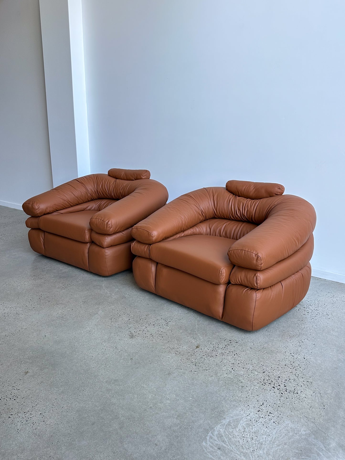 " Straccio " by De Pass, D'Urbino, Lomazzi for Zanotta Two Cognac Leather Armchairs 1970