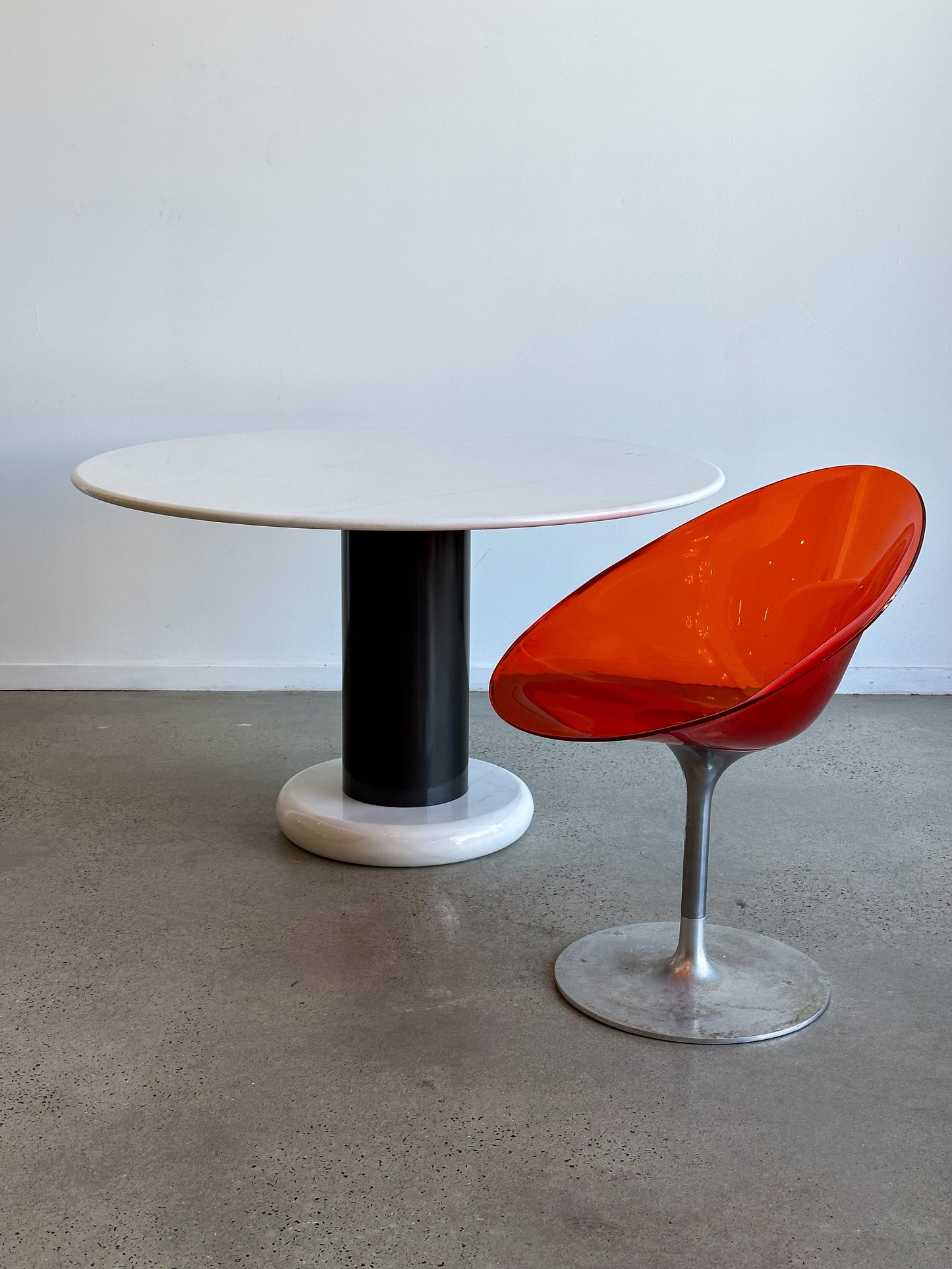 Loto Rosso Dining Table by Ettore Sottsass for Poltronova in Carrara White Marble