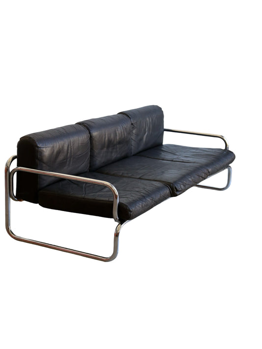 Rodney Kinsman T-Line sofa for OMK, 1970s, in black leather with tubular chrome frame