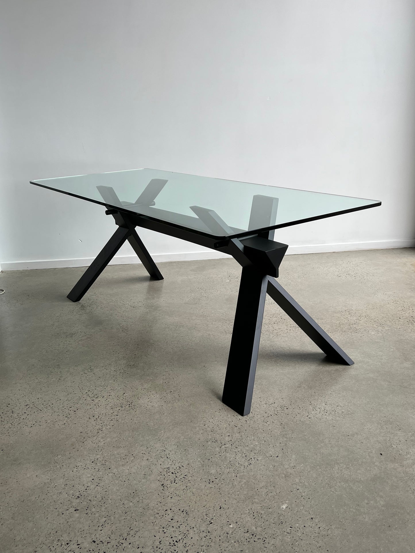"La Piana" by Alfredo Simonit and Giorgio Del Piero for Bross, Glass and Lacquered Oak Dining Table, 1982