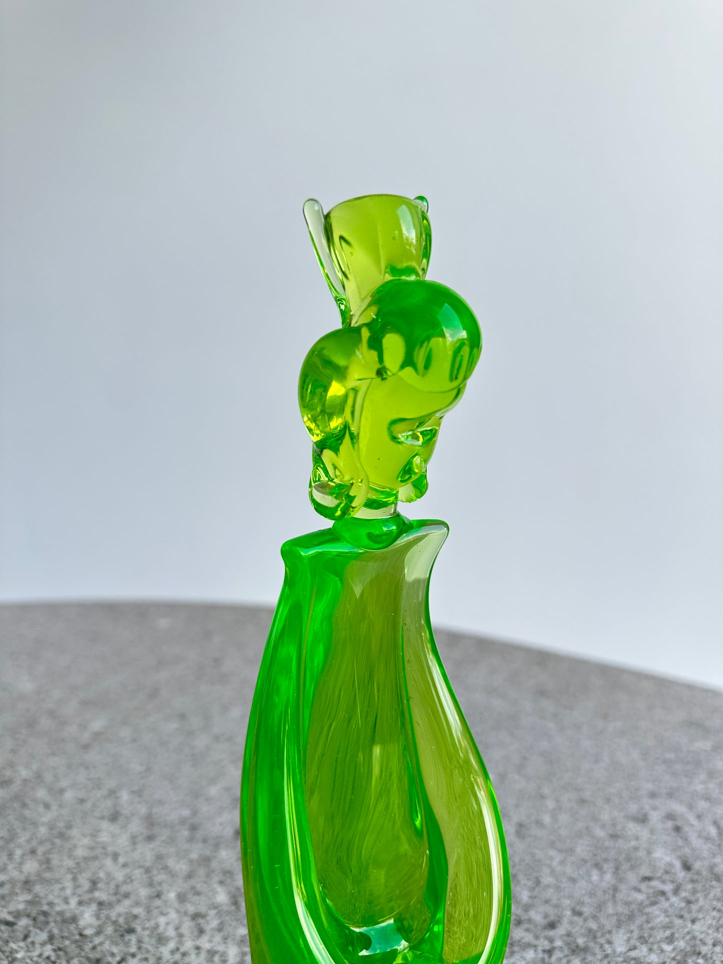 Italian Murano Mid Century Modern Green Glass Geisha Table Sculpture, 1960s