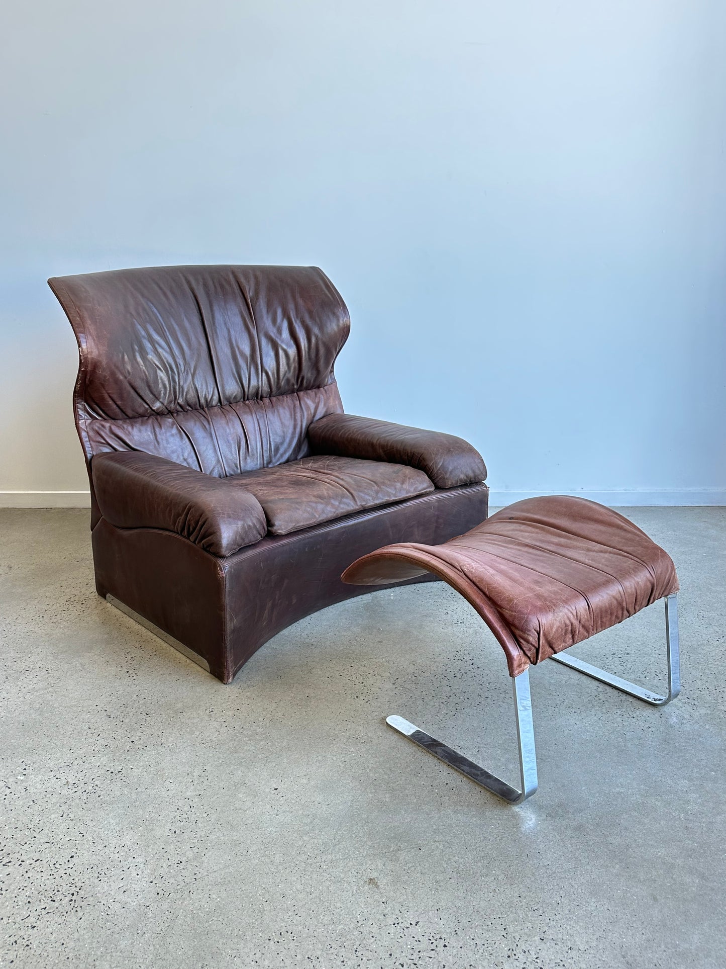 "La Vela"by Giovanni Offredi for Saporiti Italia Brown Leather with Ottoman Lounge Chair, 1960
