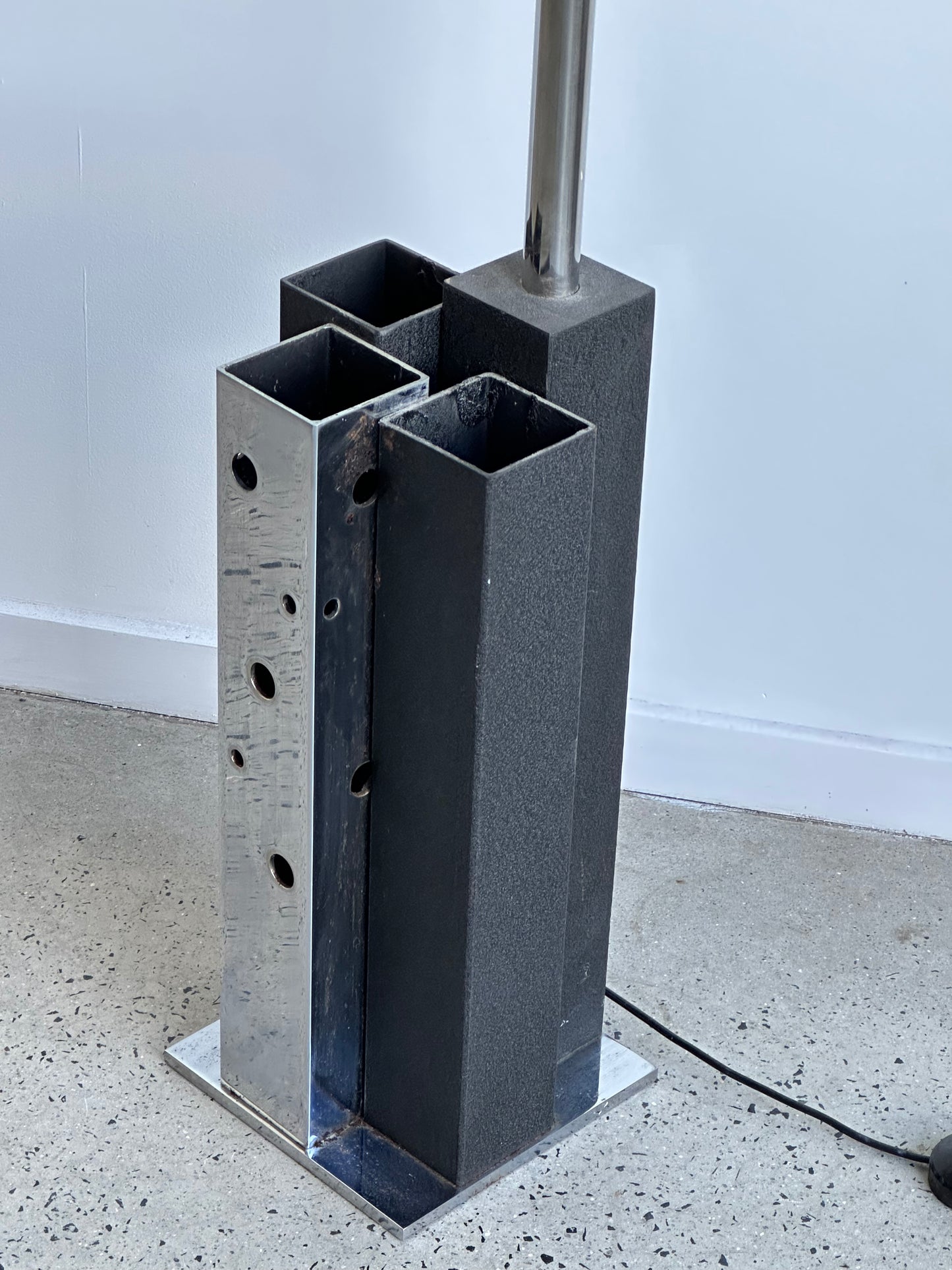 Arch Floor Lamp By Goffredo Reggiani in Chrome and Black Metal