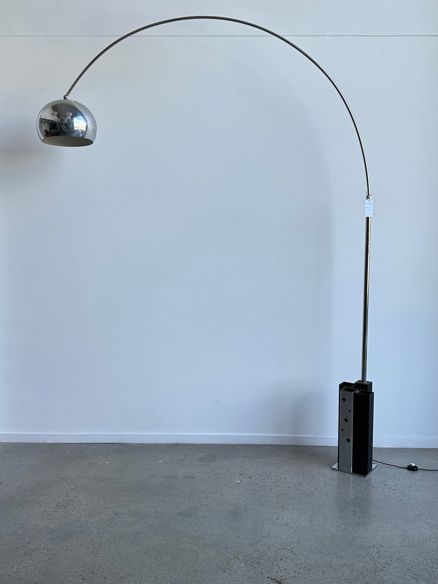Arch Floor Lamp By Goffredo Reggiani in Chrome and Black Metal