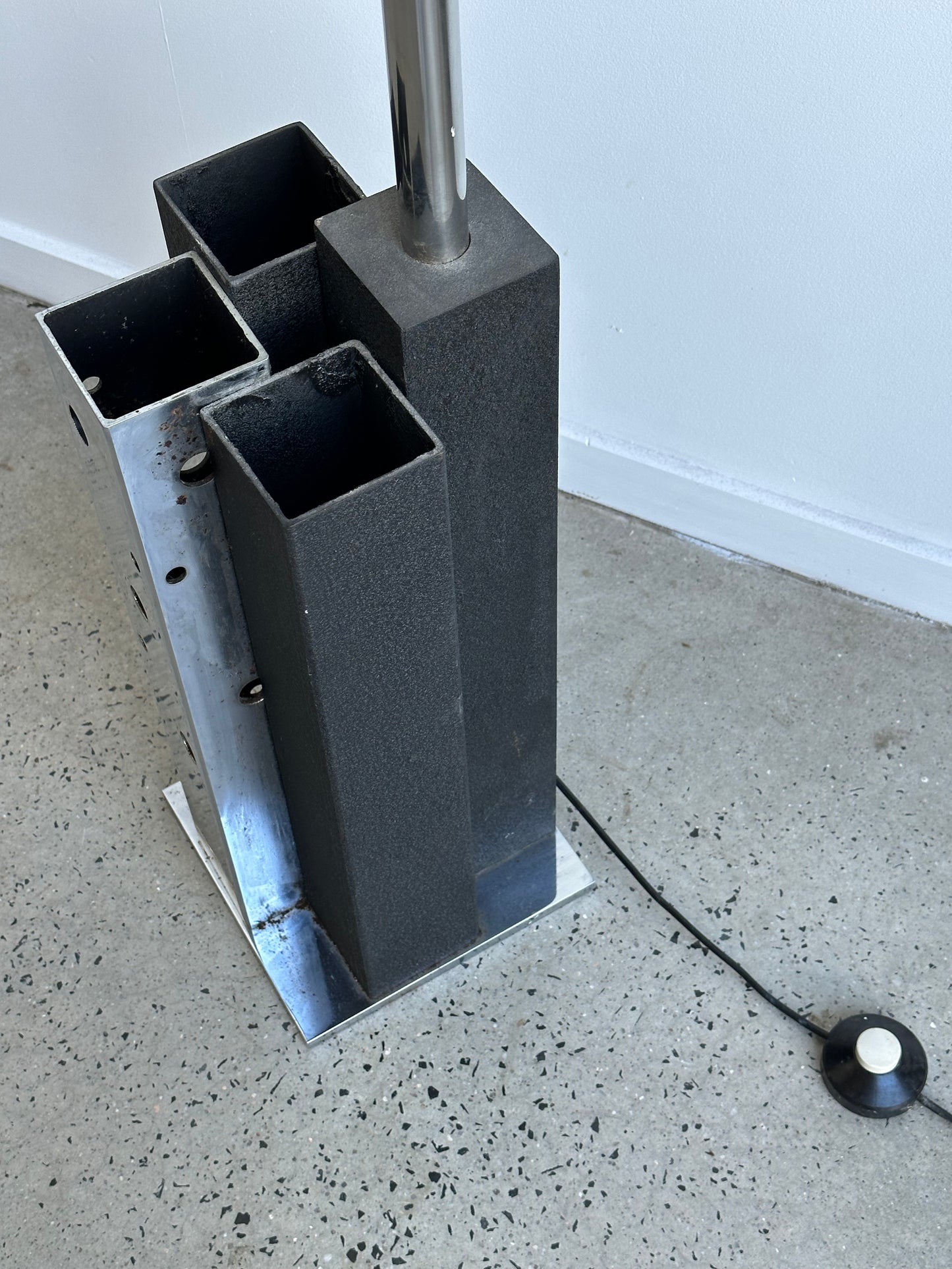 Arch Floor Lamp By Goffredo Reggiani in Chrome and Black Metal