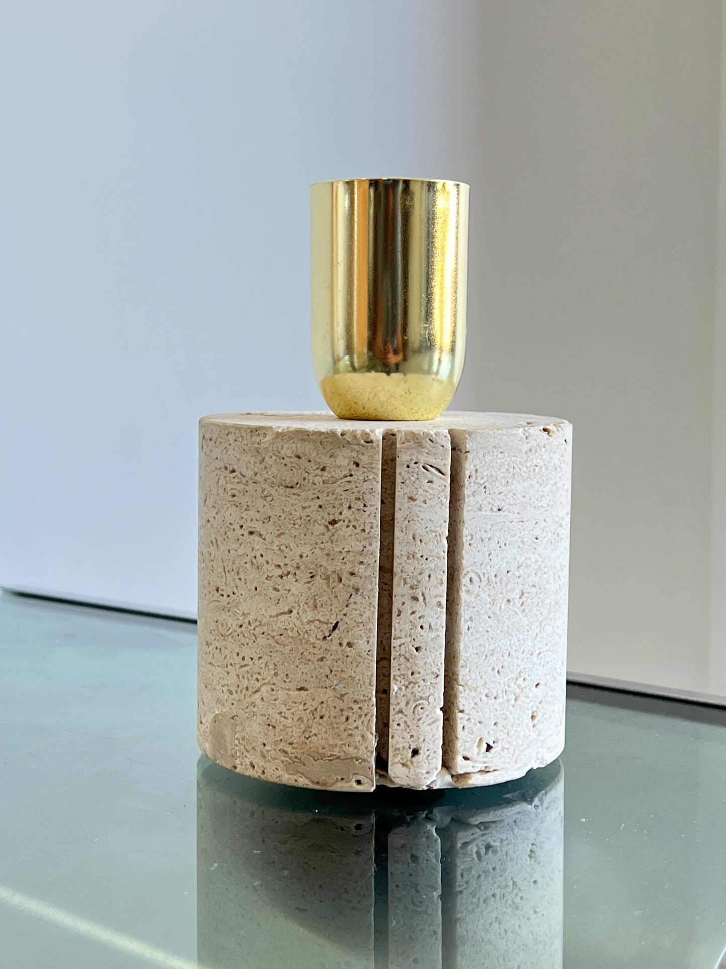 Fratelli Mannelli Round Travertine and Brass Table Lamp, 1960s
