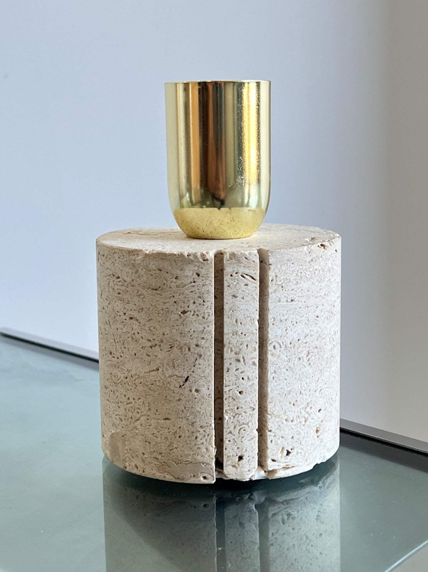 Fratelli Mannelli Round Travertine and Brass Table Lamp, 1960s