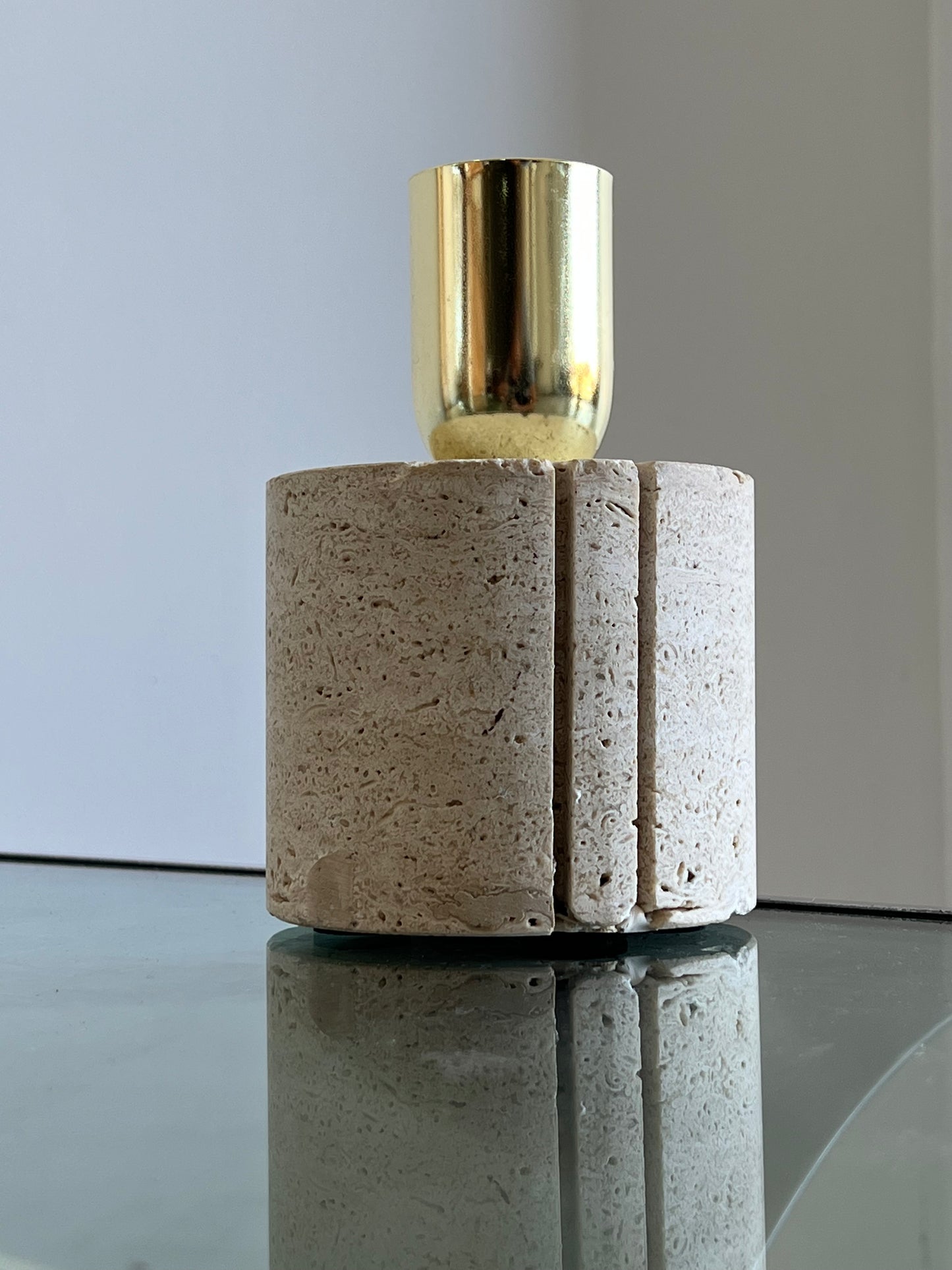 Fratelli Mannelli Round Travertine and Brass Table Lamp, 1960s