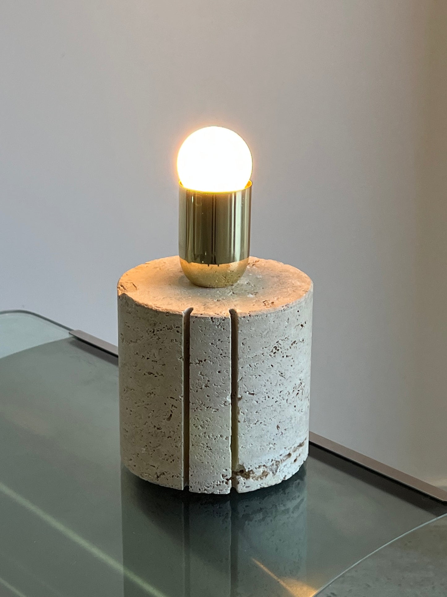 Fratelli Mannelli Round Travertine and Brass Table Lamp 1960s