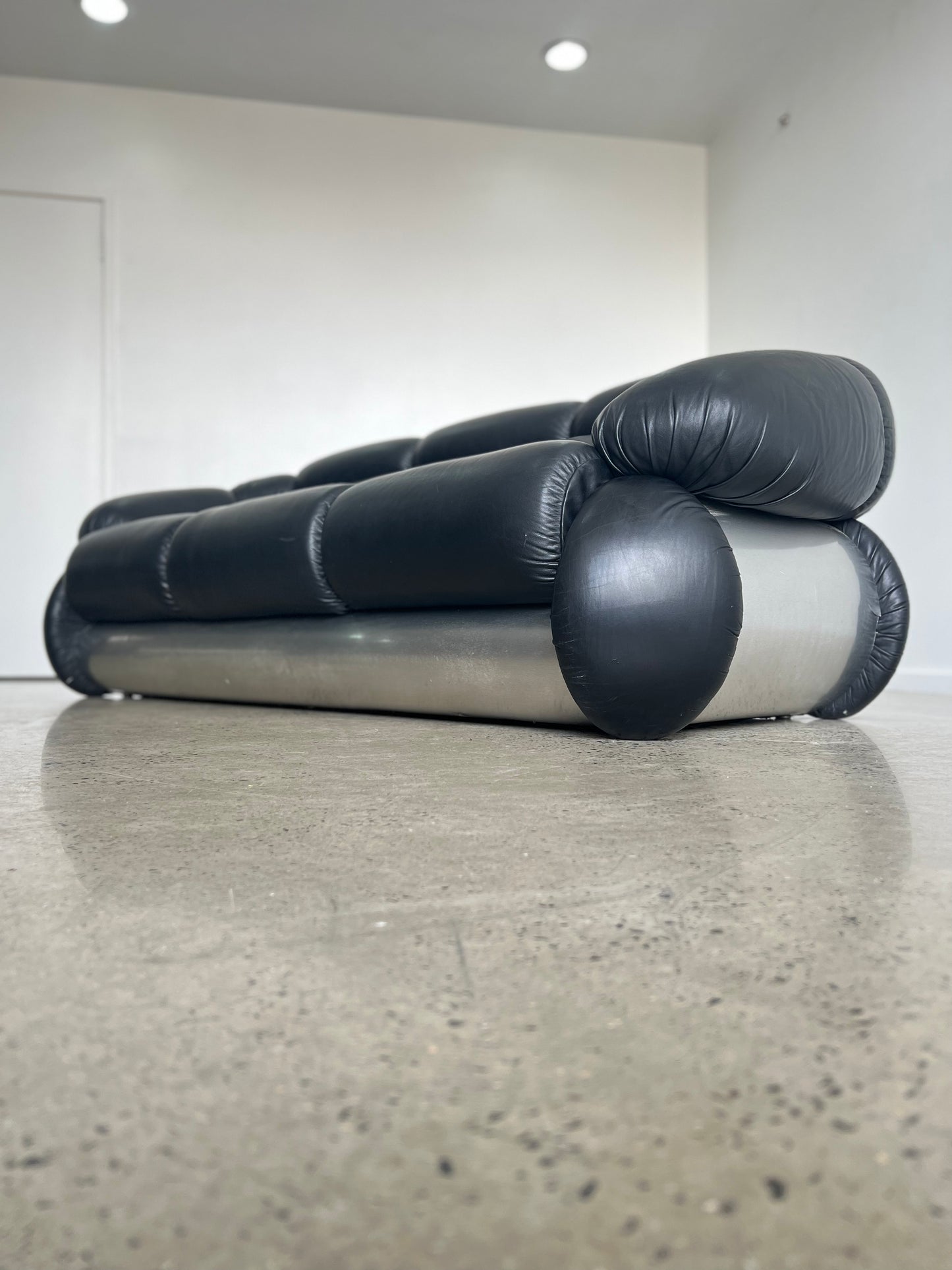 Adriano Piazzesi Black Leather Sofa Set and Armchairs, 1970s