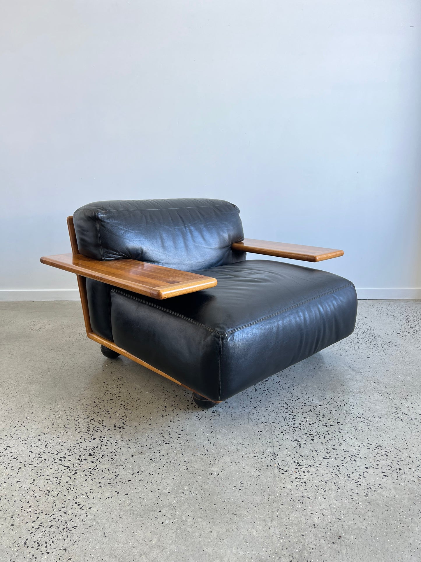 1970s Italian Pianura Armchairs & Table by Mario Bellini for Cassina