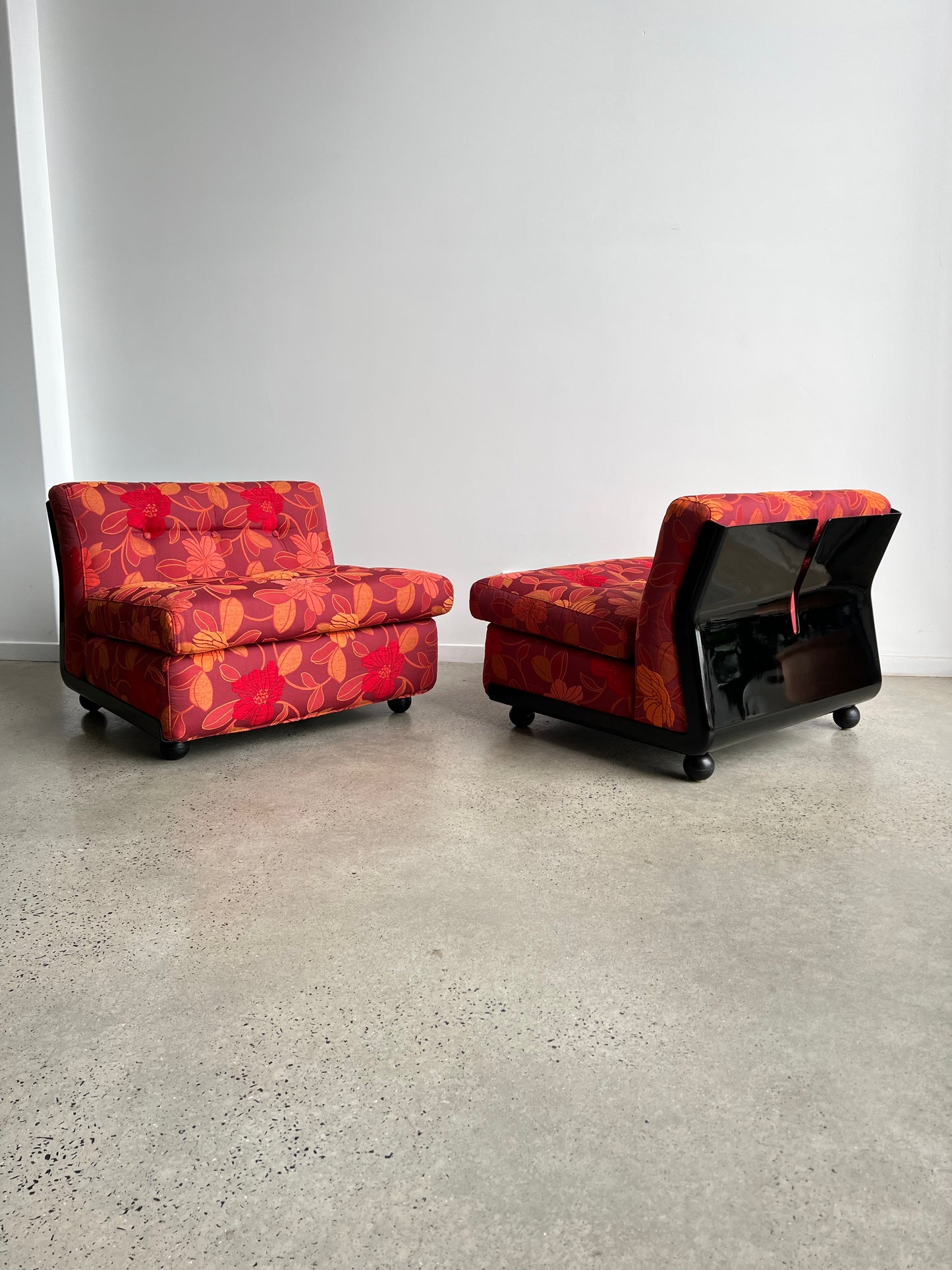 Italian Amanta Chairs Fabric and Black base by Mario Bellini for B&B Italia 1970