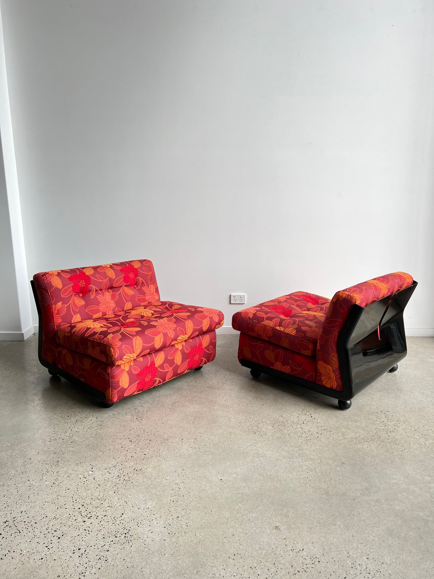 Italian Amanta Chairs Fabric and Black base by Mario Bellini for B&B Italia 1970
