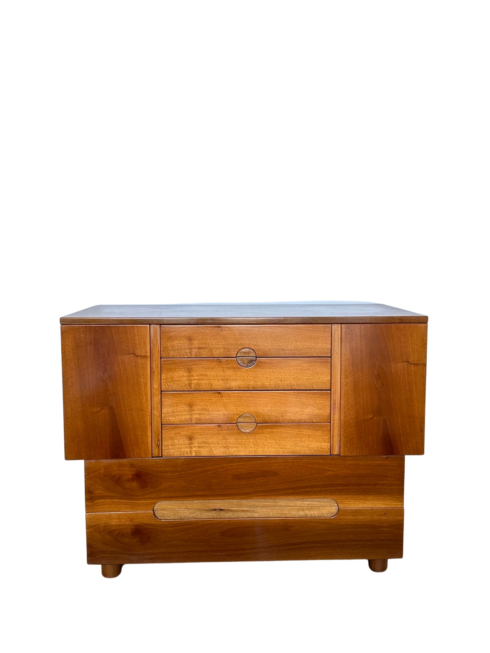 A walnut wood chest of drawers by Giovanni Michelucci for Poltronova  with six drawers, featuring a rectangular shape and a visible signature on the side.