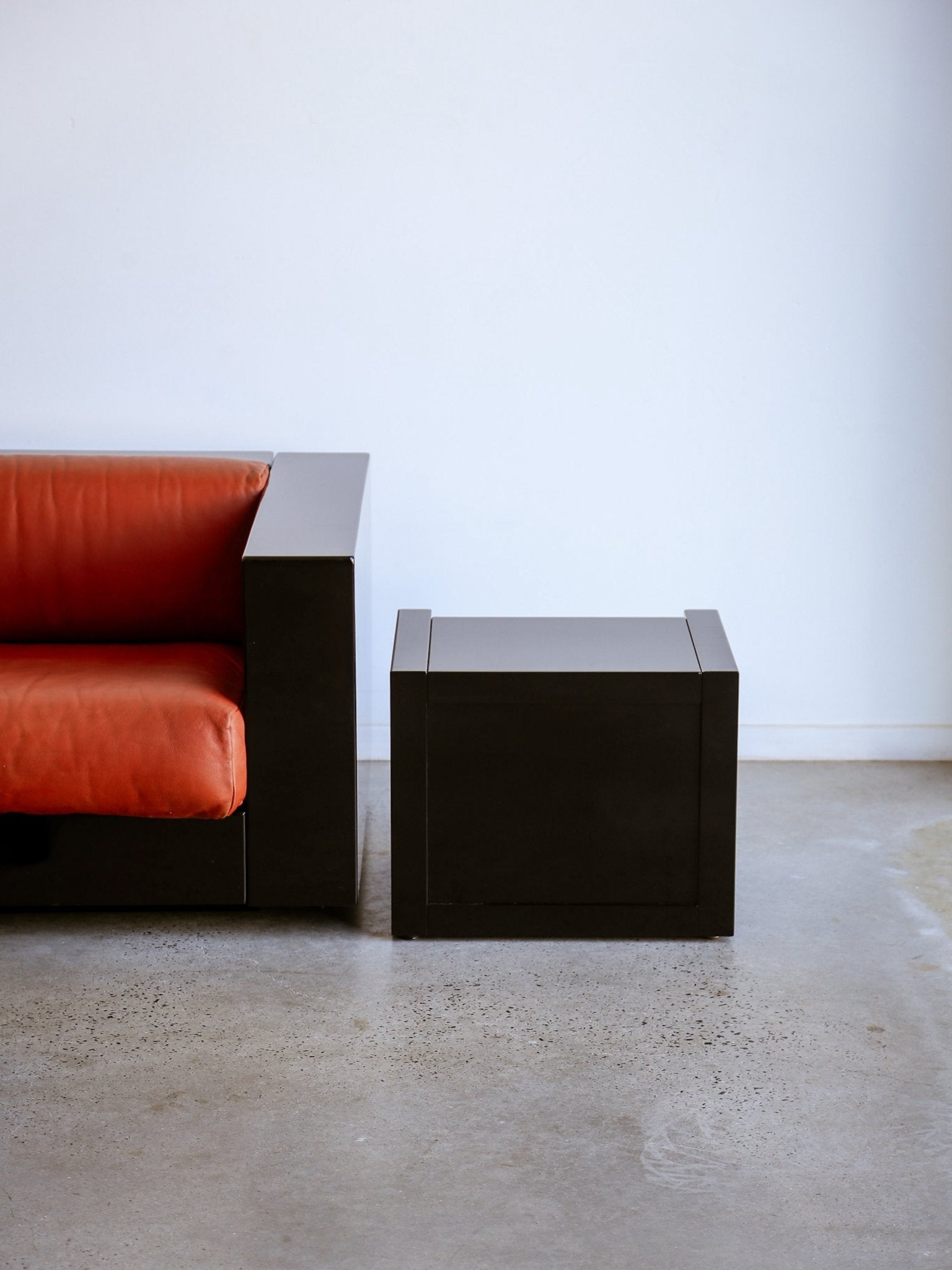 Massimo Vignelli for Poltronova Saratoga sofa set & coffee table - Lumini Collections