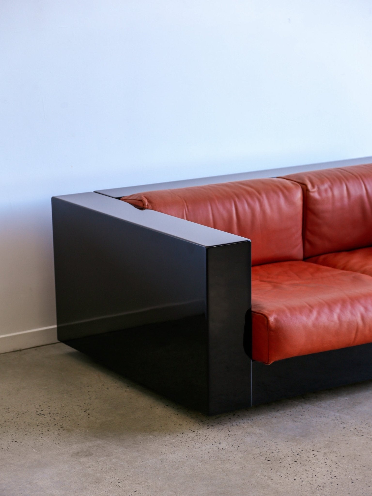 Massimo Vignelli for Poltronova Saratoga sofa set & coffee table - Lumini Collections