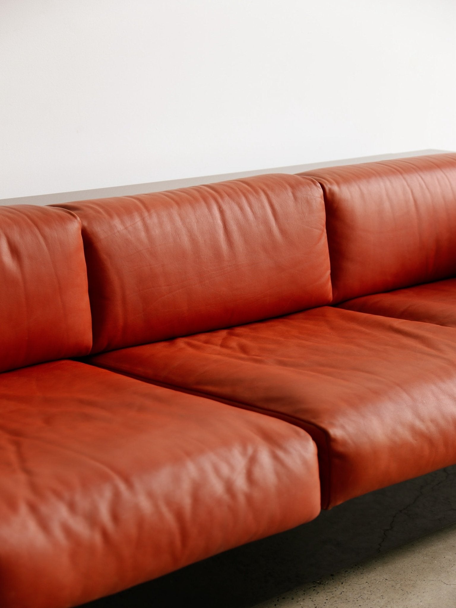 Massimo Vignelli for Poltronova Saratoga sofa set & coffee table - Lumini Collections