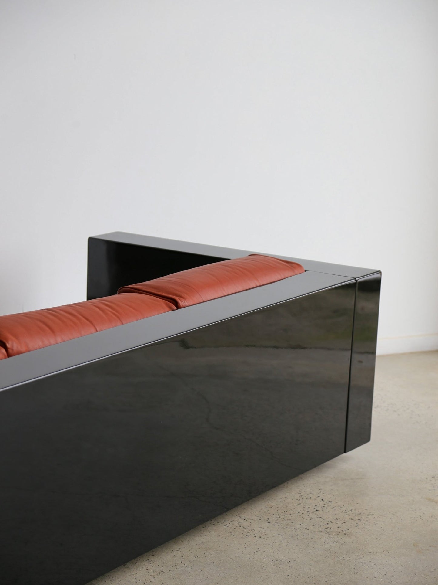 Massimo Vignelli for Poltronova Saratoga sofa set & coffee table - Lumini Collections