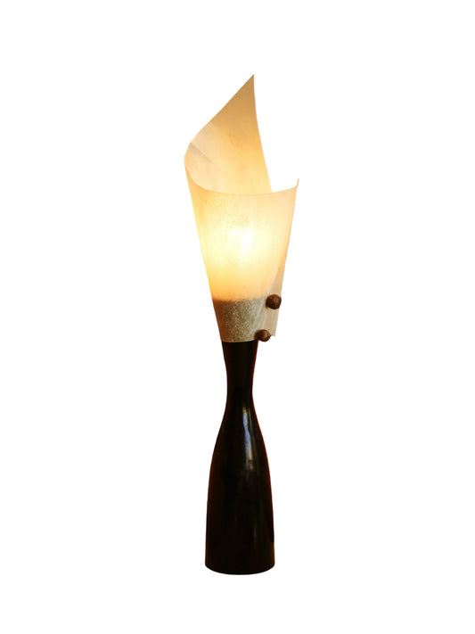Sculptural Italian Table Lamp with Parchment Shade, 1980s – Handcrafted Organic Form