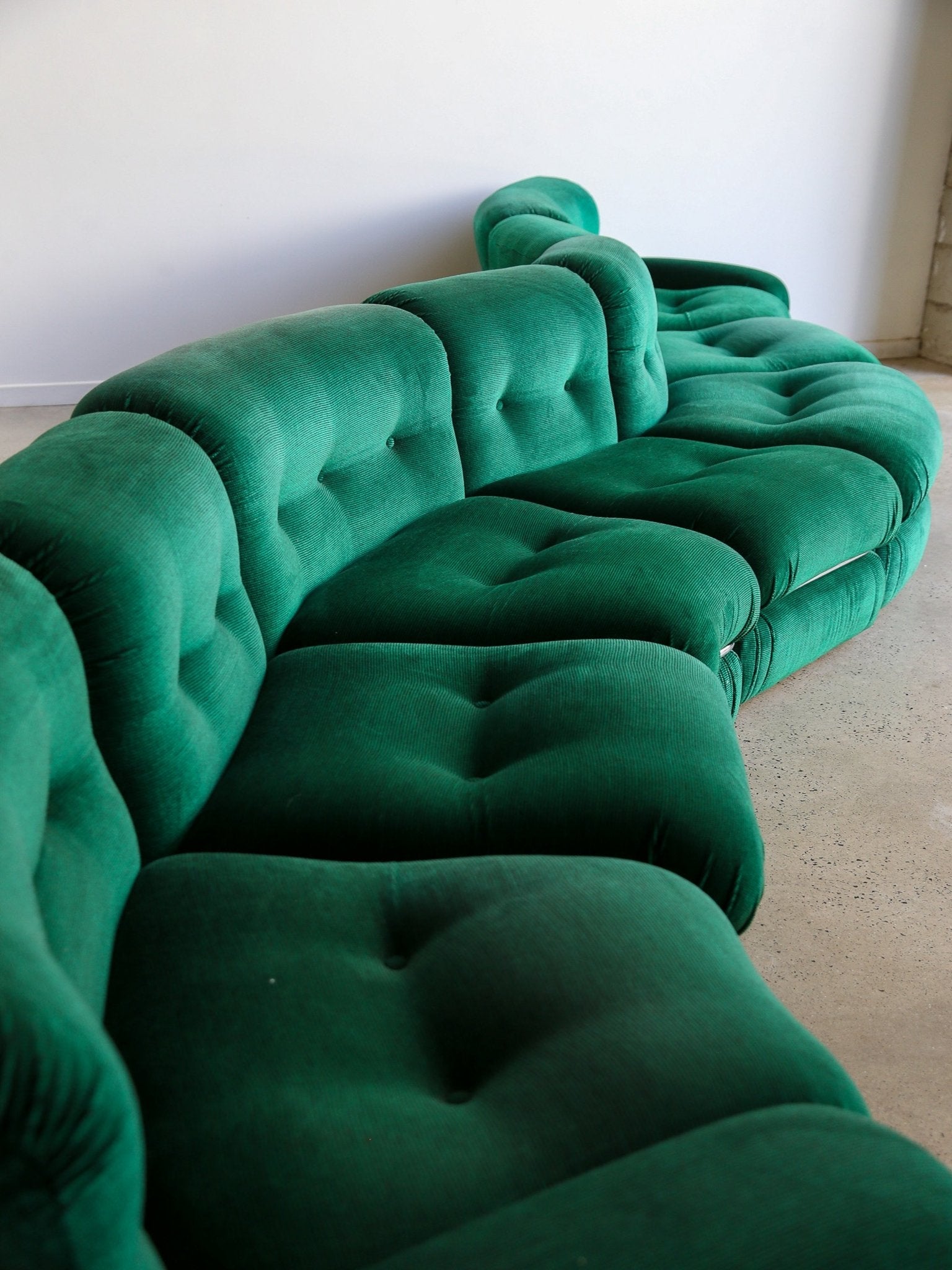 Adriano Piazzesi Curved Modular Sofa in Emerald Green Velvet, Italy 1970s - Lumini Collections