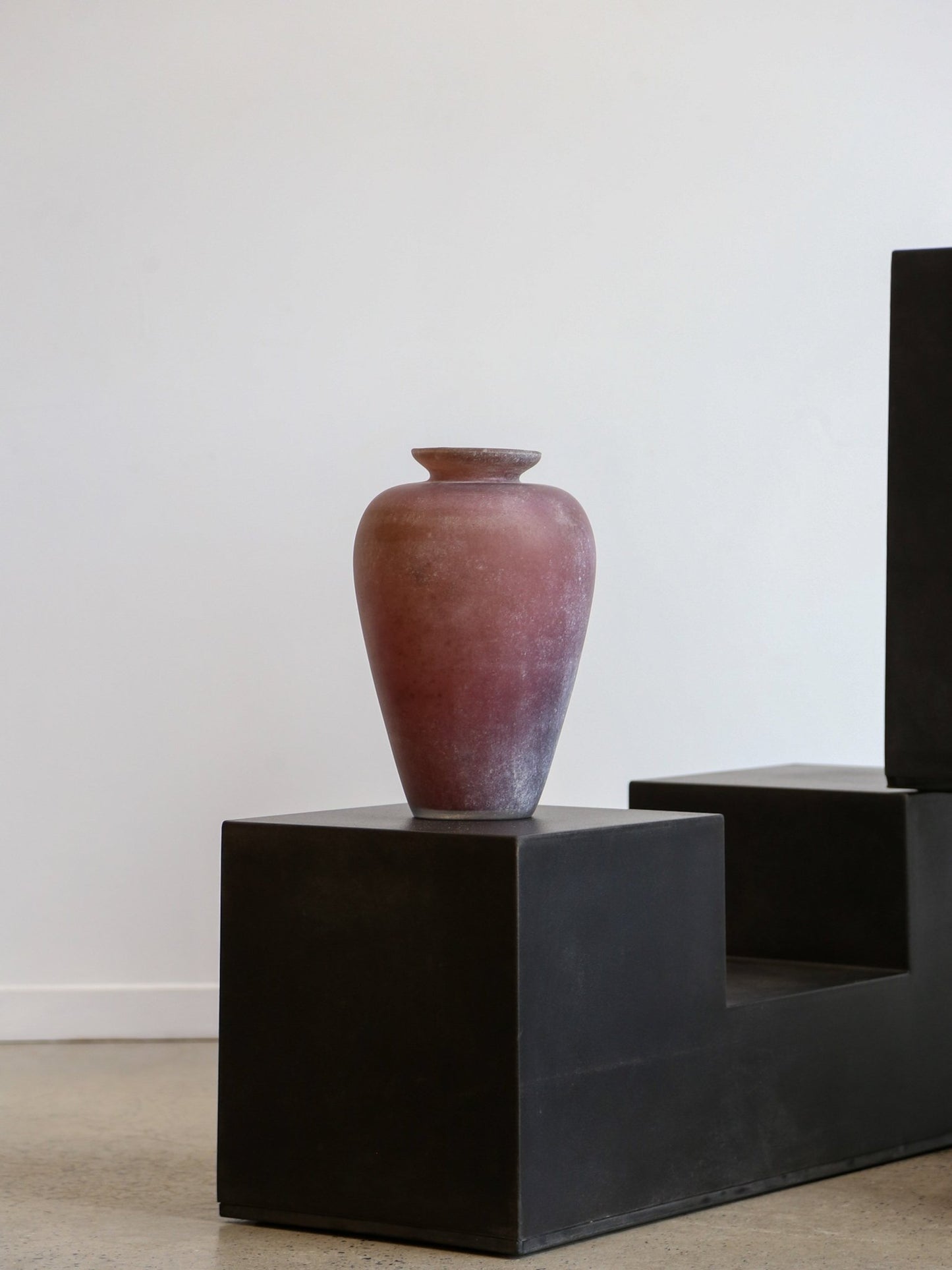 Archimede Seguso Murano Scavo Glass Vase, Italy 1960s - Lumini Collections