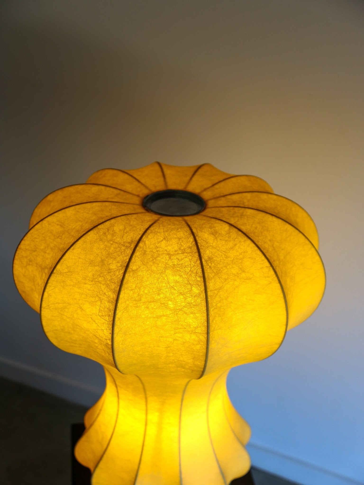 Cocoon Large Table Lamp by Achille & Pier Giacomo Castiglioni for Flos - Lumini Collections