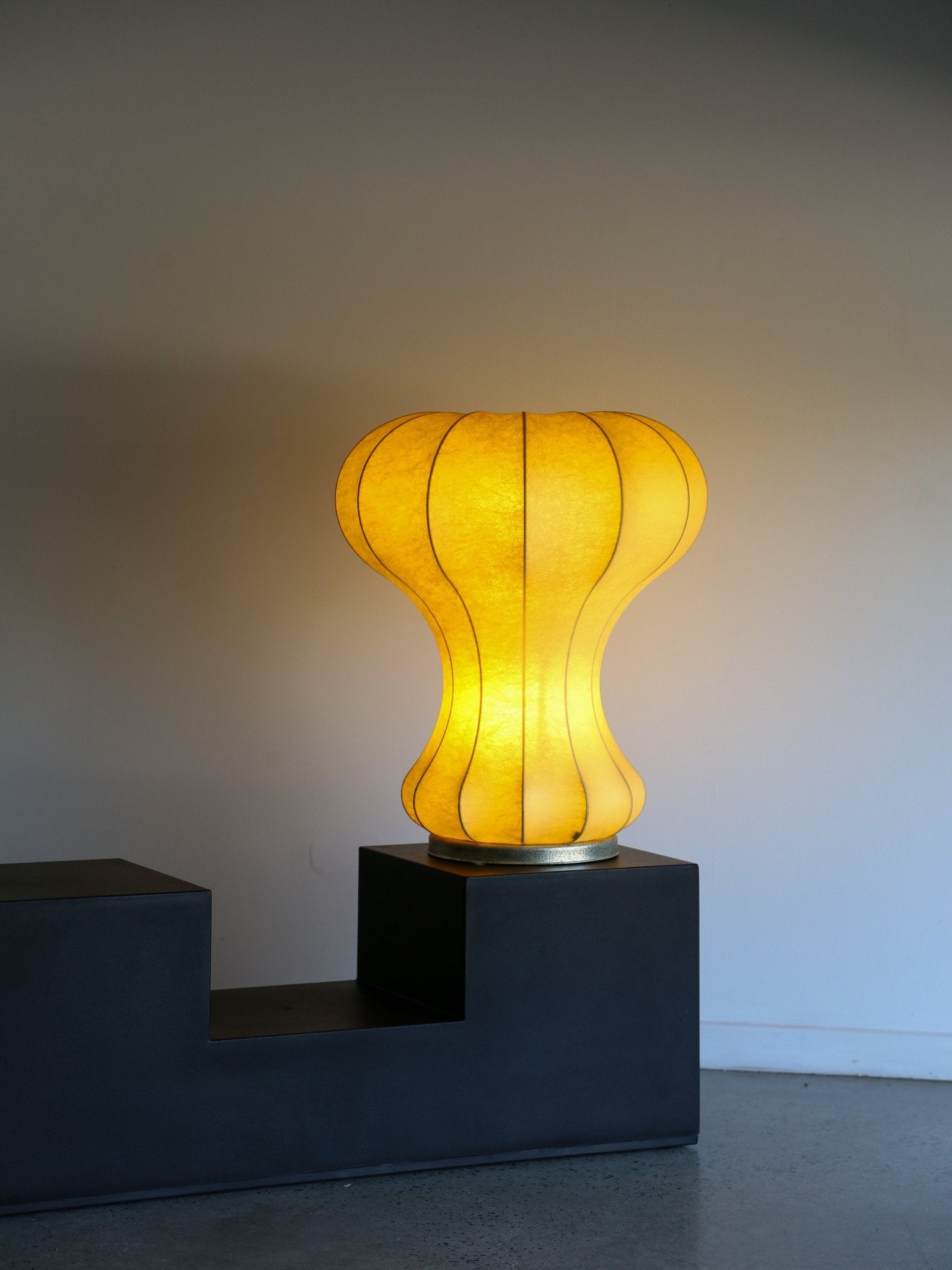 Cocoon Large Table Lamp by Achille & Pier Giacomo Castiglioni for Flos - Lumini Collections