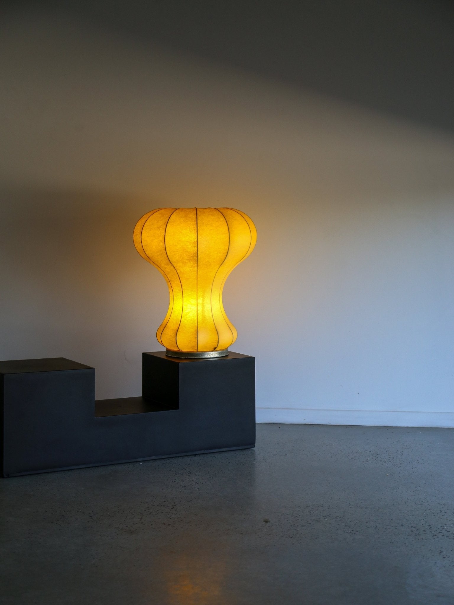 Cocoon Large Table Lamp by Achille & Pier Giacomo Castiglioni for Flos - Lumini Collections