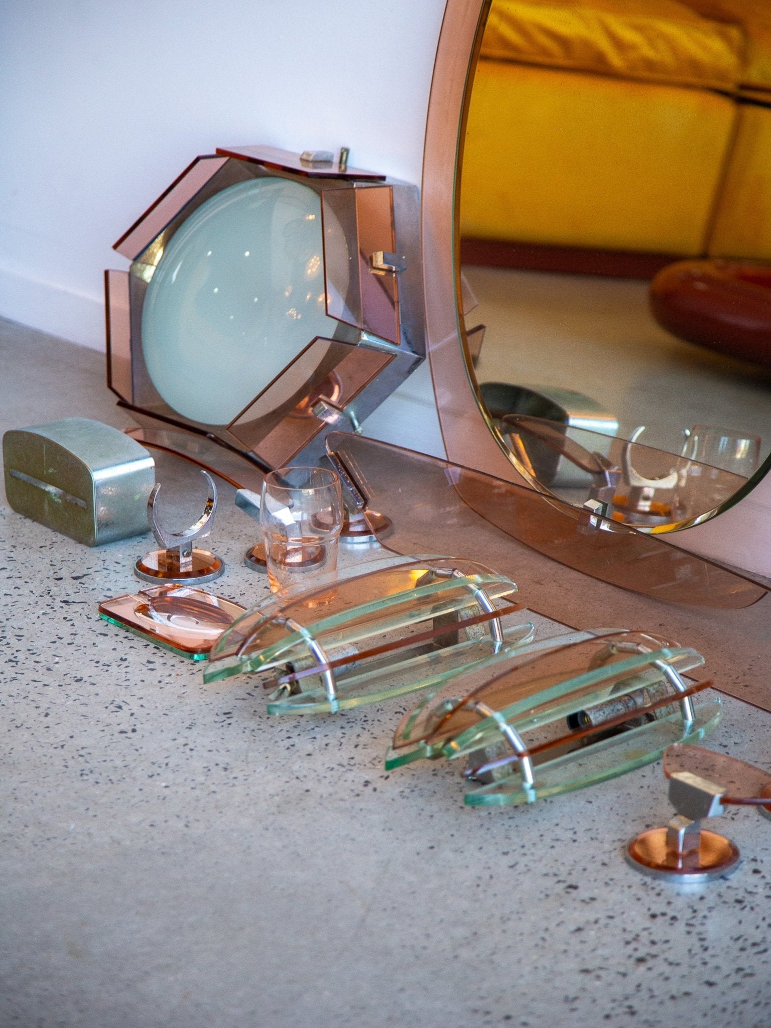 Complete Italian bathroom set by Fontana Arte, 1970s - Lumini Collections