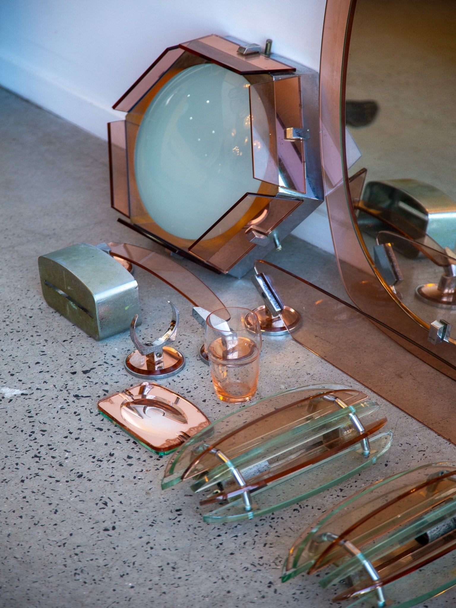 Complete Italian bathroom set by Fontana Arte, 1970s - Lumini Collections
