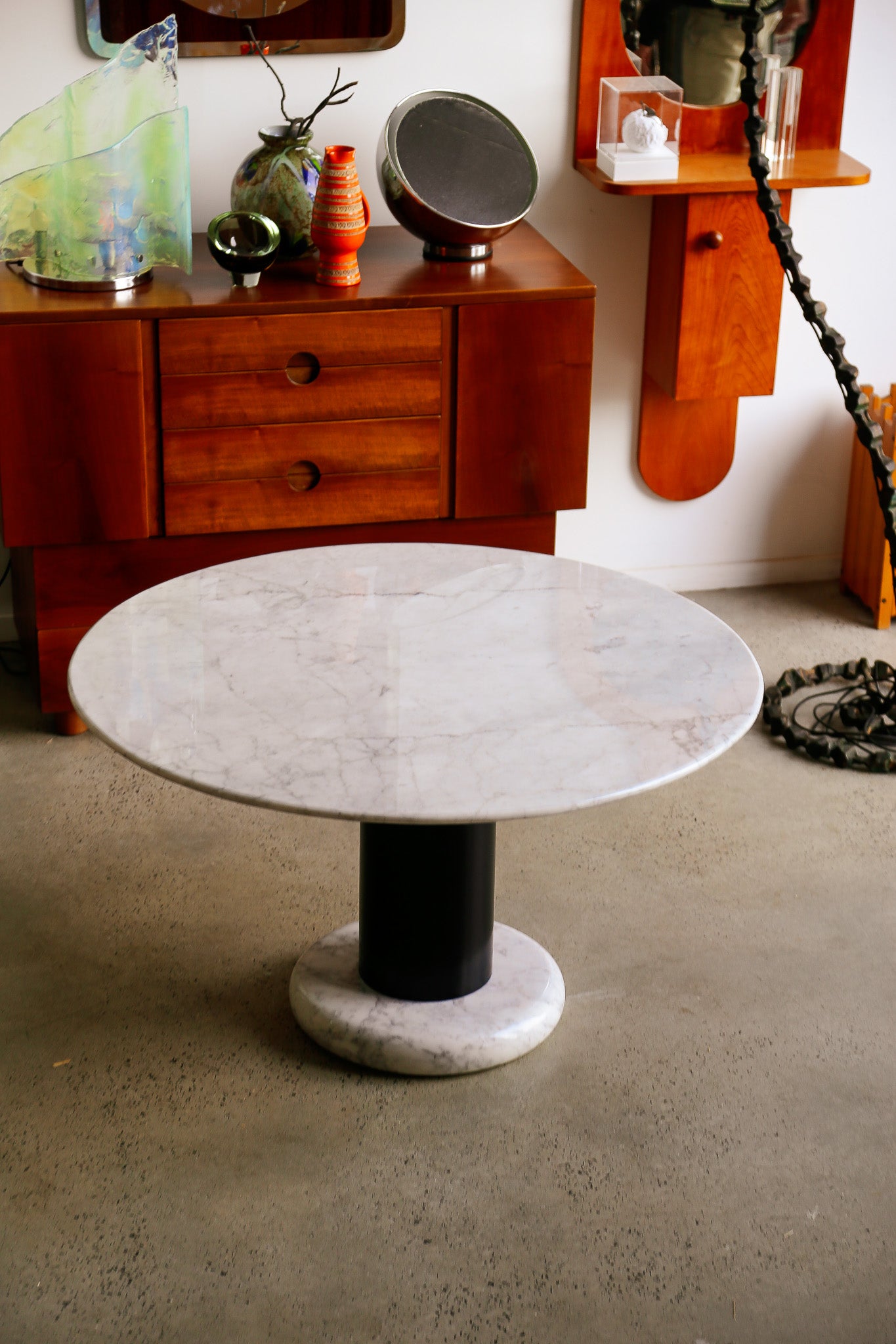 Ettore Sottsass “Loto” Carrara Marble Dining Table, Poltronova 1960s - Lumini Collections