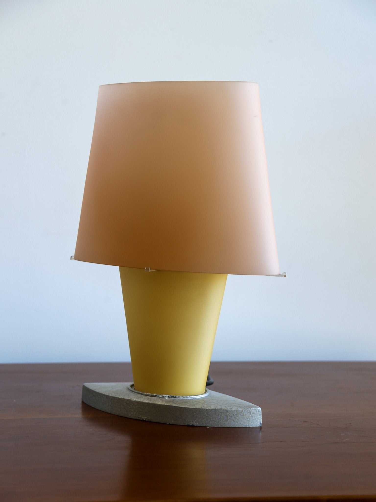 Fontana Arte Model 2892 Frosted Glass Table Lamp by Daniela Puppa - Lumini Collections