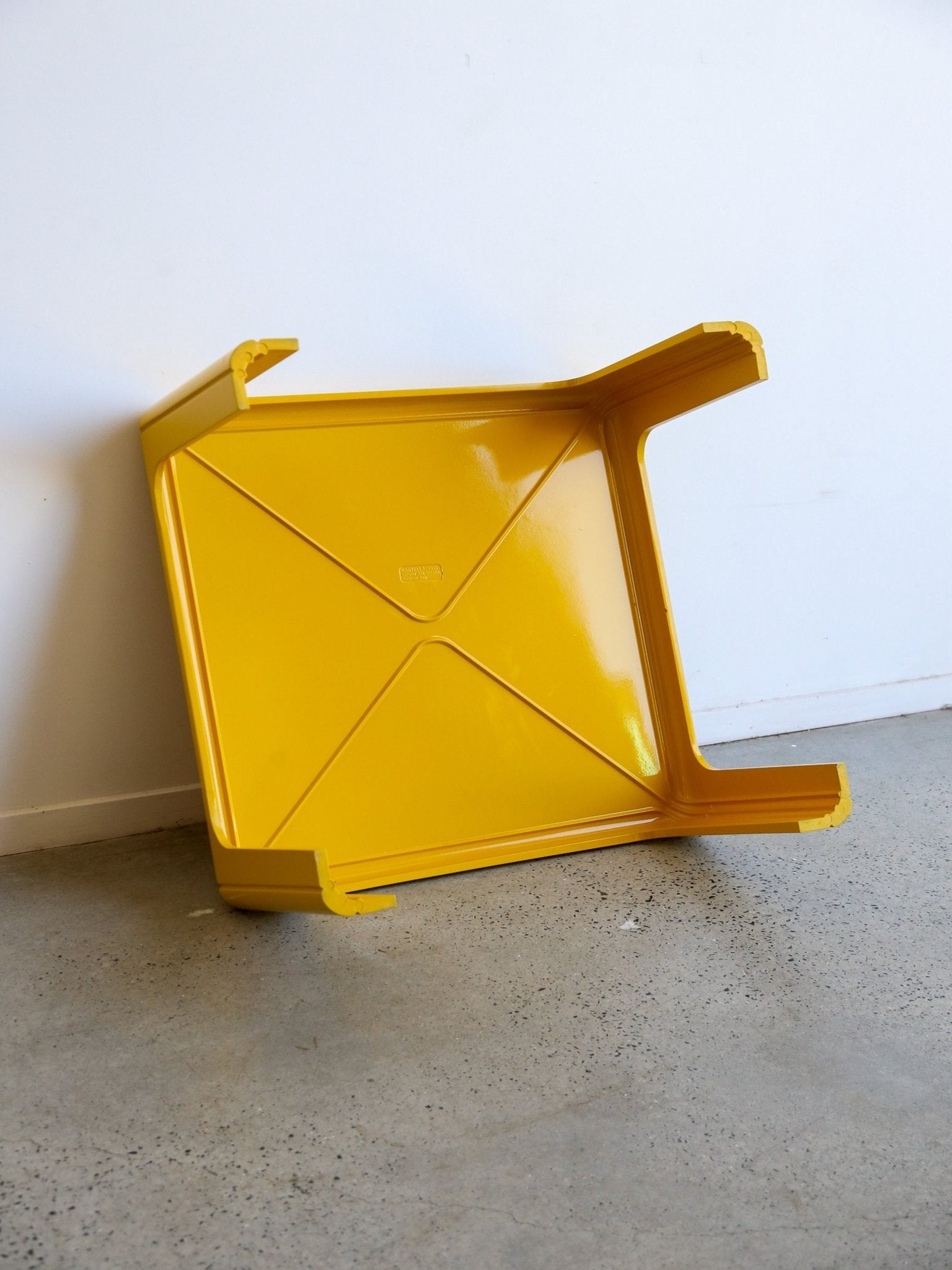 Gae Aulenti for Kartell model 4894 yellow coffee table, Italy 1970s - Lumini Collections