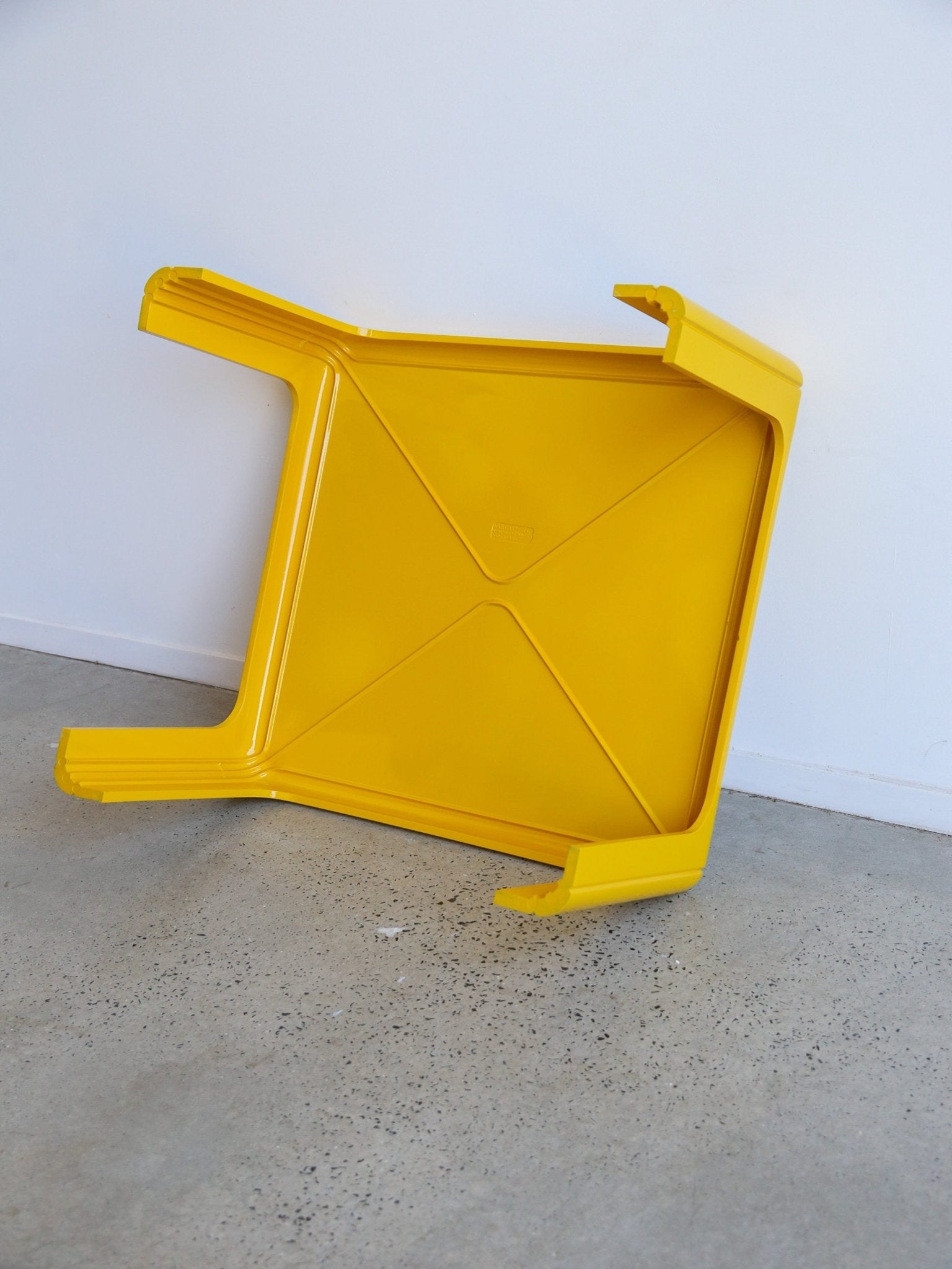 Gae Aulenti for Kartell model 4894 yellow coffee table, Italy 1970s - Lumini Collections
