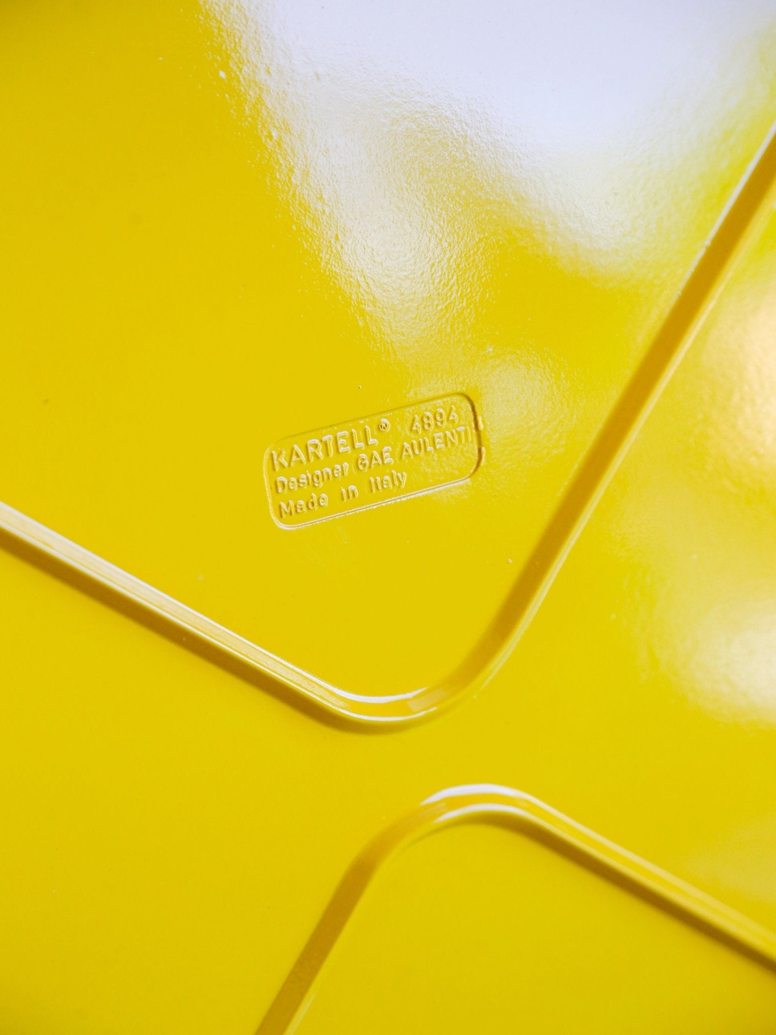 Gae Aulenti for Kartell model 4894 yellow coffee table, Italy 1970s - Lumini Collections