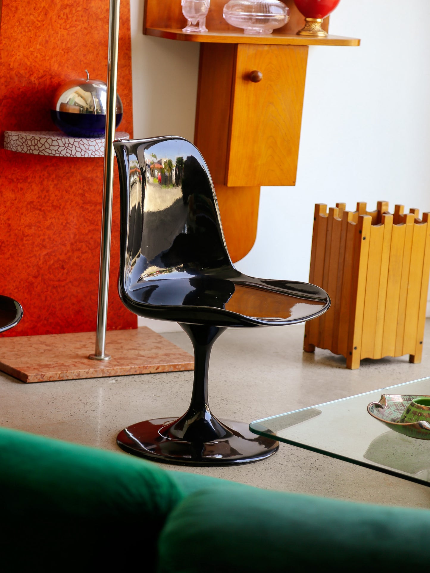 Italian Space Age Set of Two Swivel Chair in Fibreglass