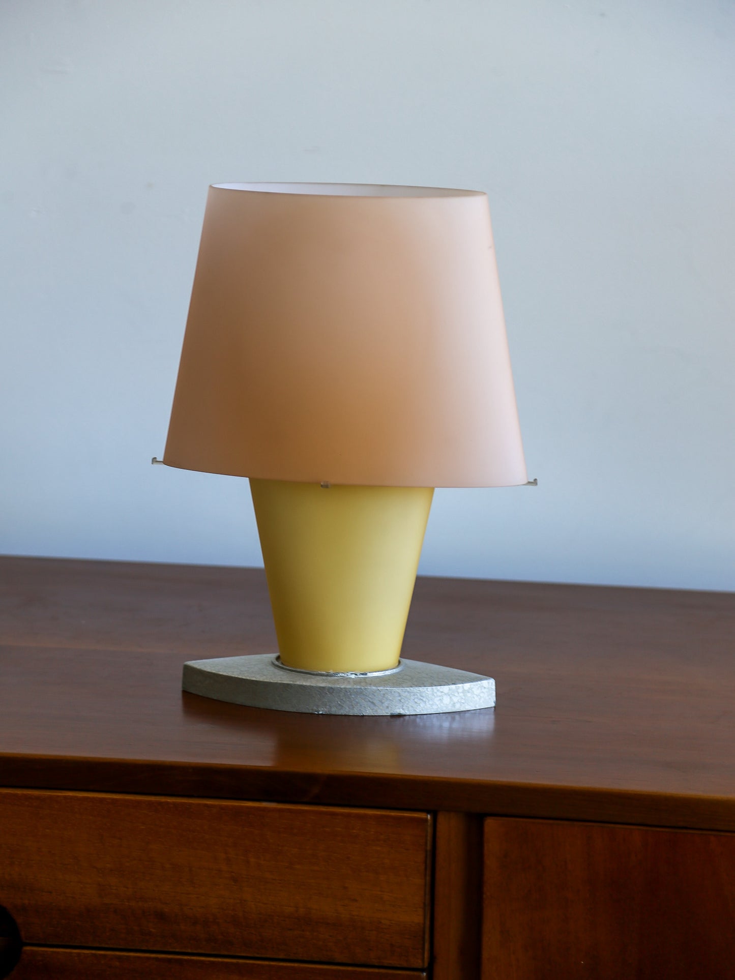 Fontana Arte Model 2892 Frosted Glass Table Lamp by Daniela Puppa