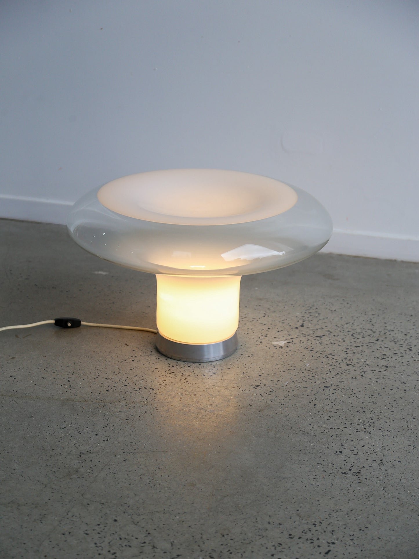 Lesbo Table Lamp by Angelo Mangiarotti for Artemide in Murano Glass